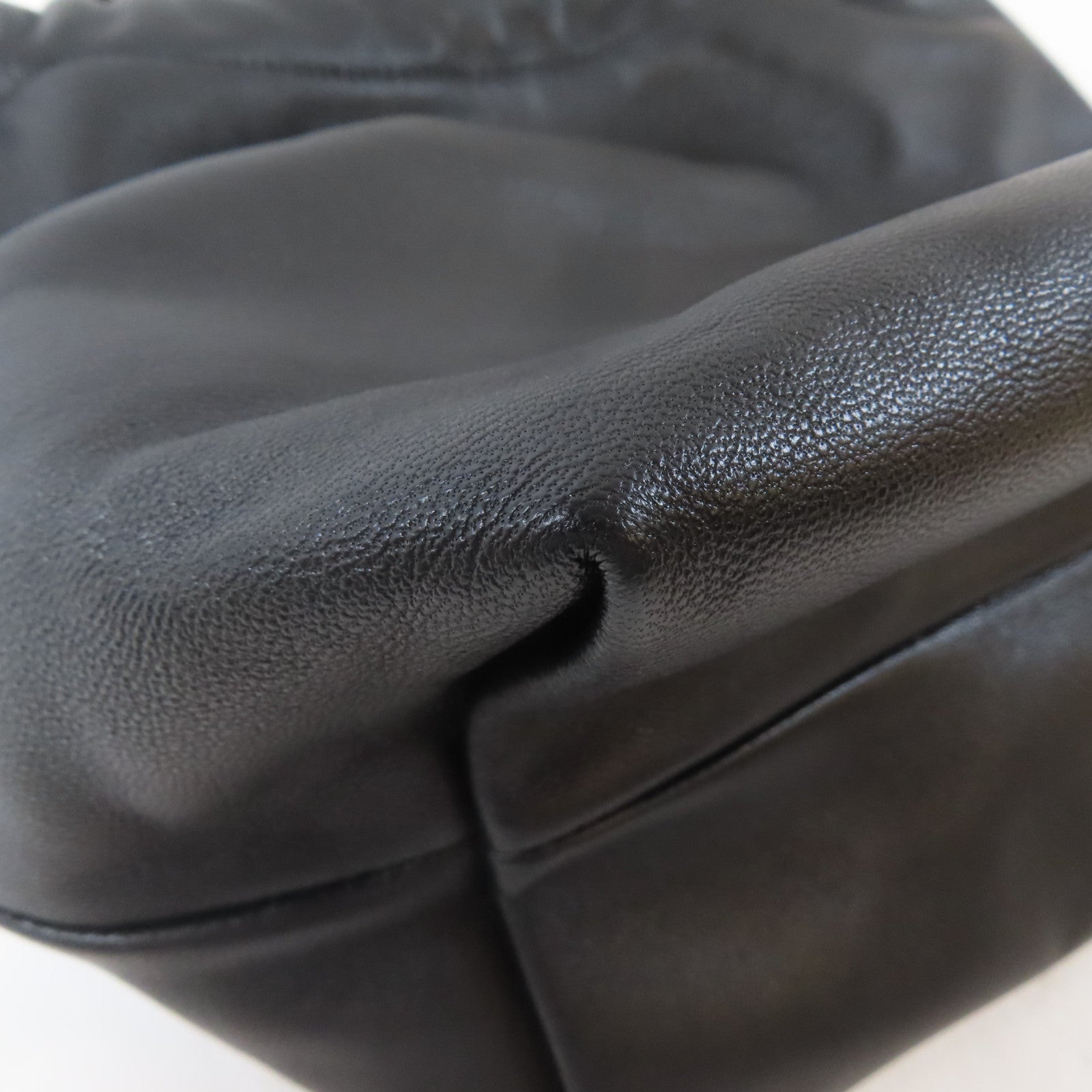 Valentino 牛皮皮革Tote Bag金扣手挽袋黑色