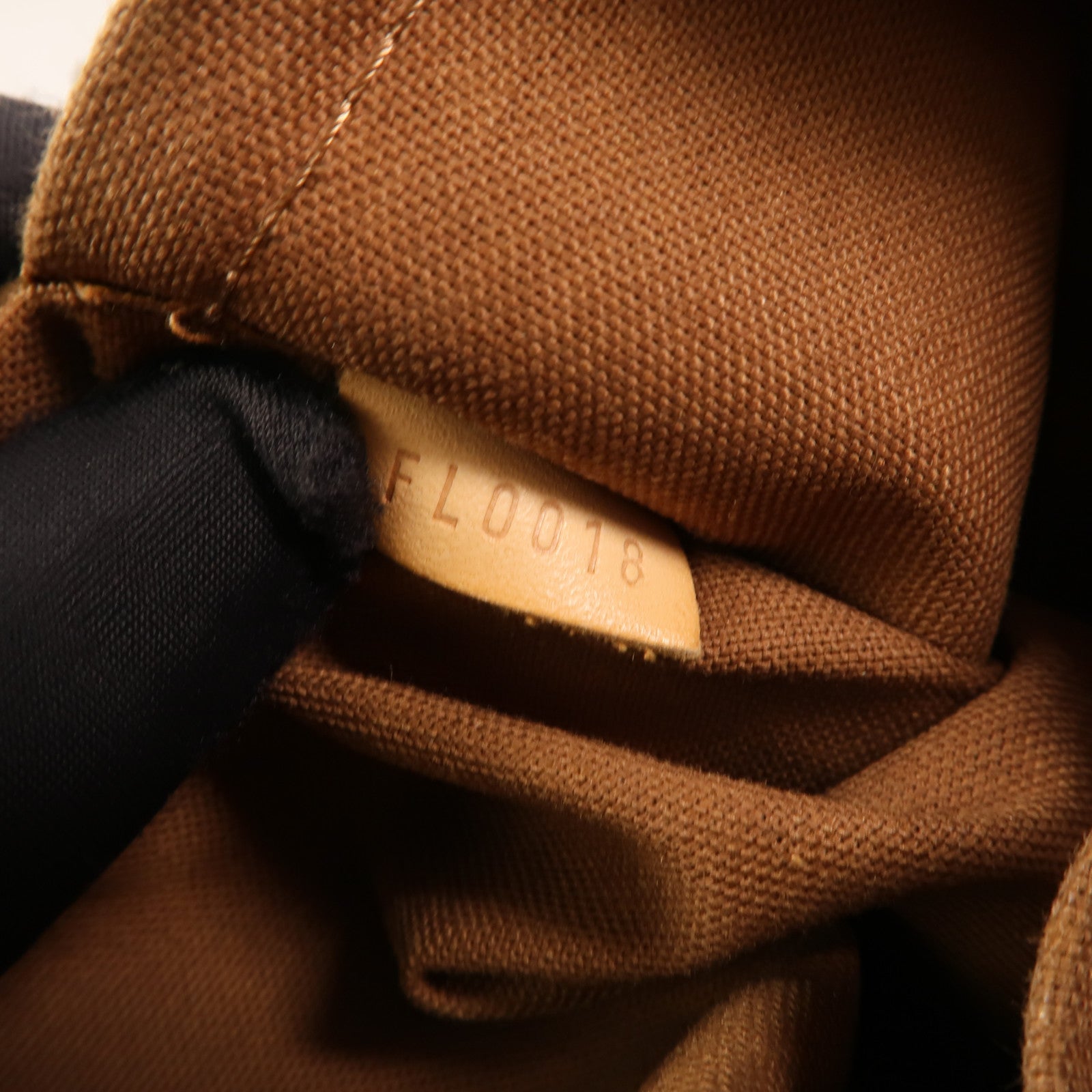 LOUIS VUITTON Monogram Lockit Horizontal金扣肩背袋