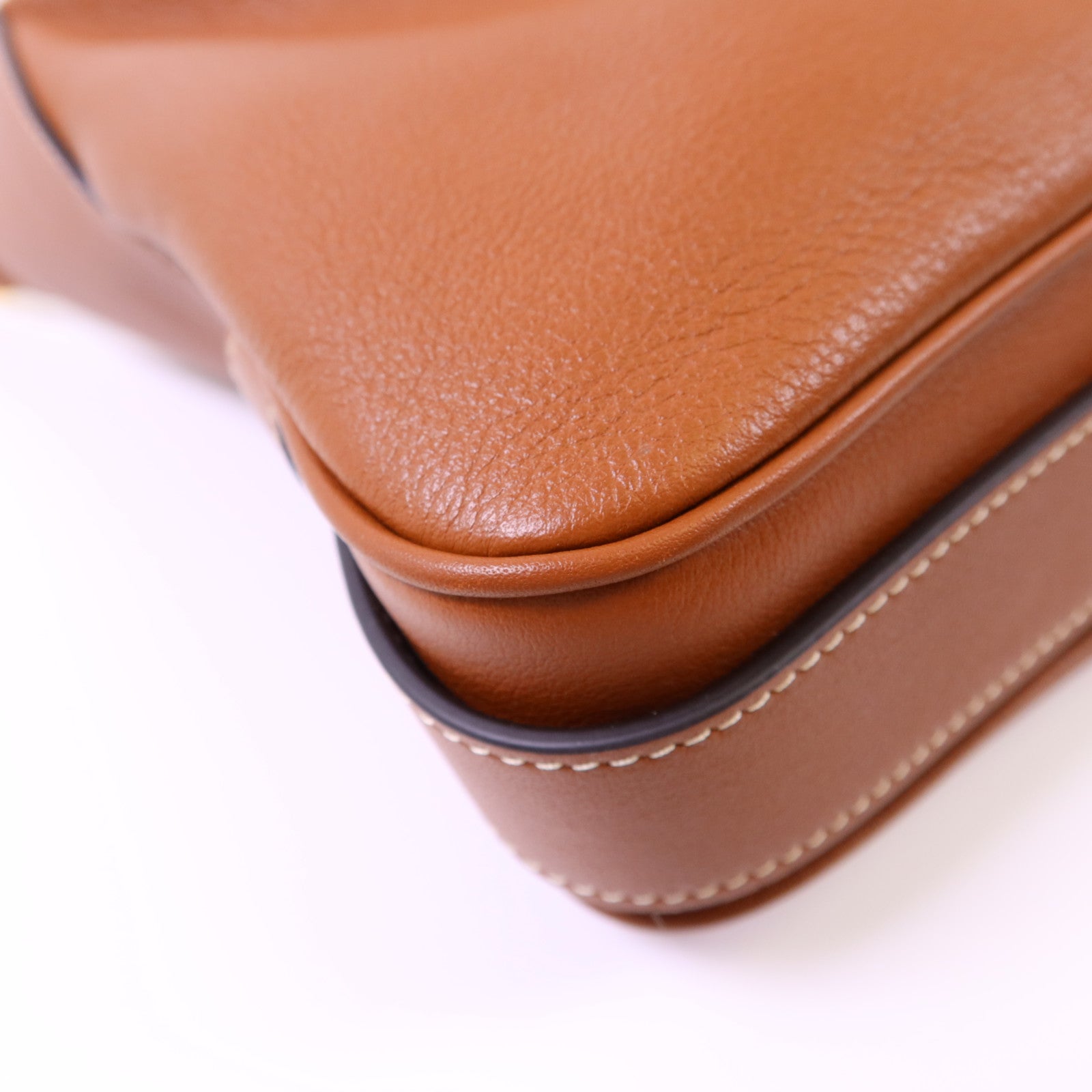 CELINE 牛皮皮革Romy Bag金扣肩背袋