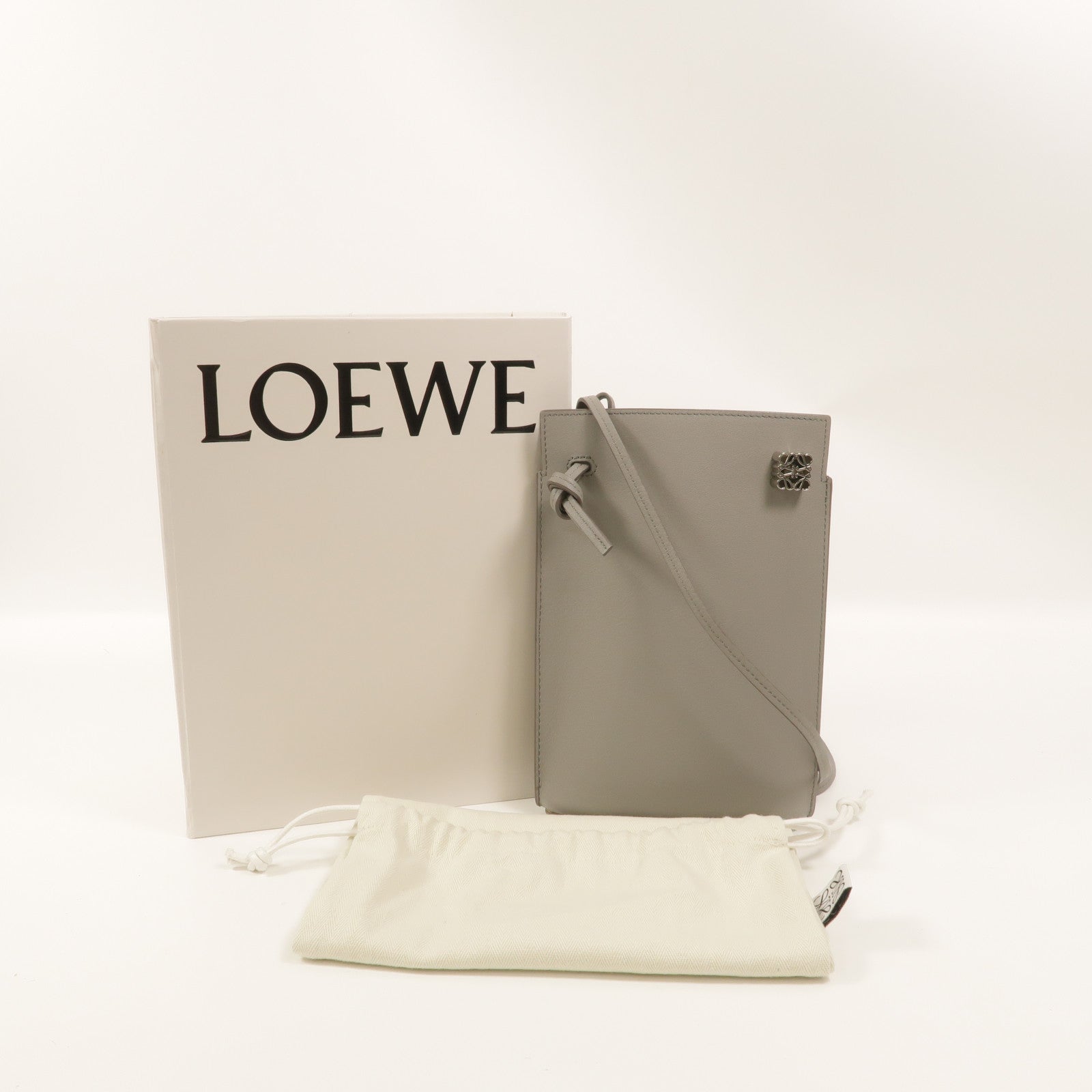 LOEWE 牛皮皮革Dice Pocker肩背袋