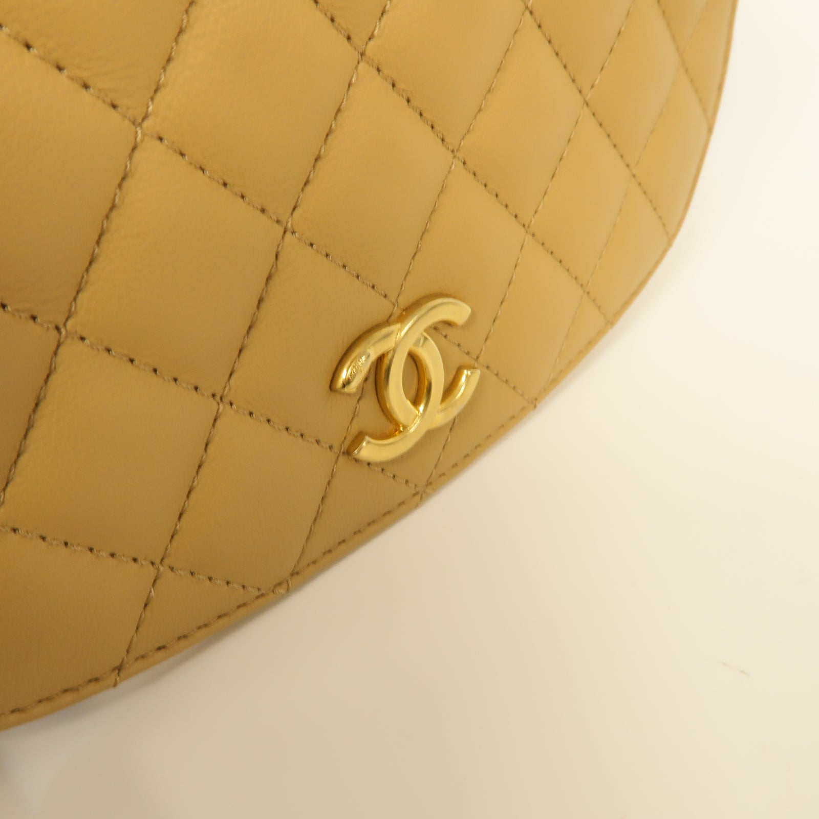 CHANEL 【激減優惠】菱格羊皮皮革Chain Shoulder金扣鏈帶肩背袋米色