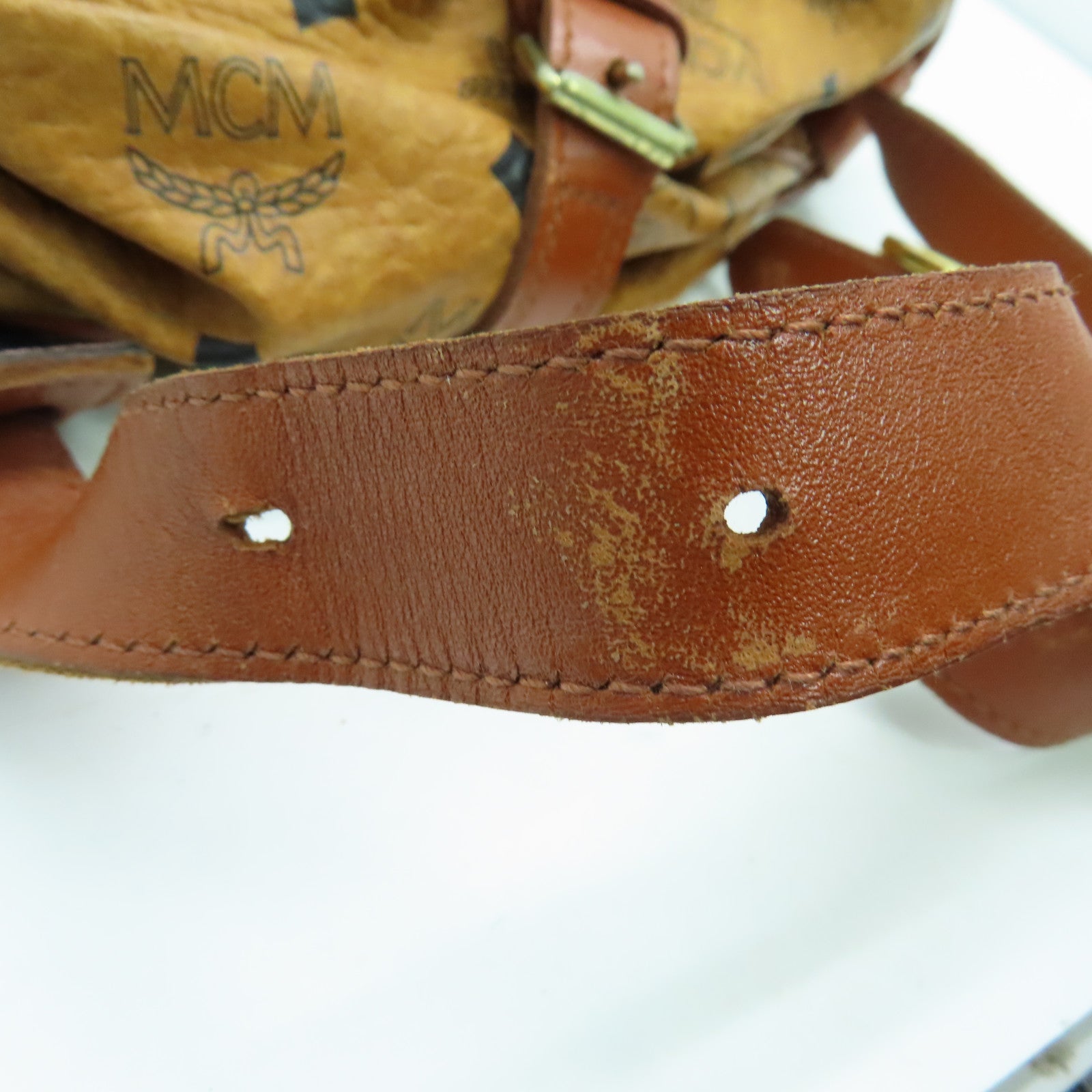 MCM 牛皮皮革Shoulder Bag肩背袋金扣啡色