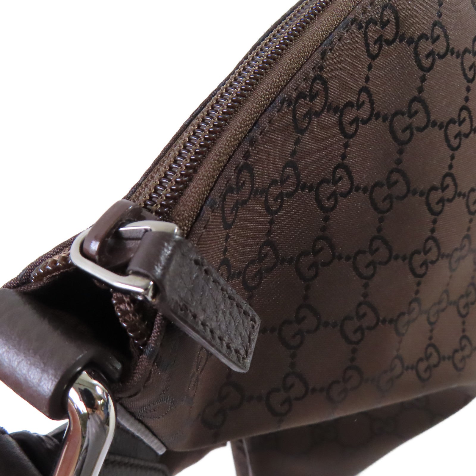 GUCCI GG尼龍帆布Shoulder Bag銀扣肩背袋啡色