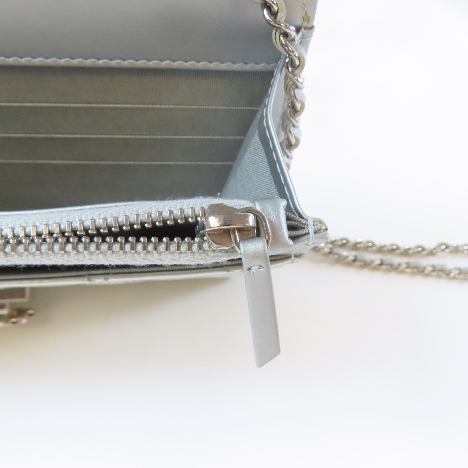 CHANEL 【清倉大減價】菱格漆皮皮革Wallet On Chain銀扣鏈帶肩背袋銀色