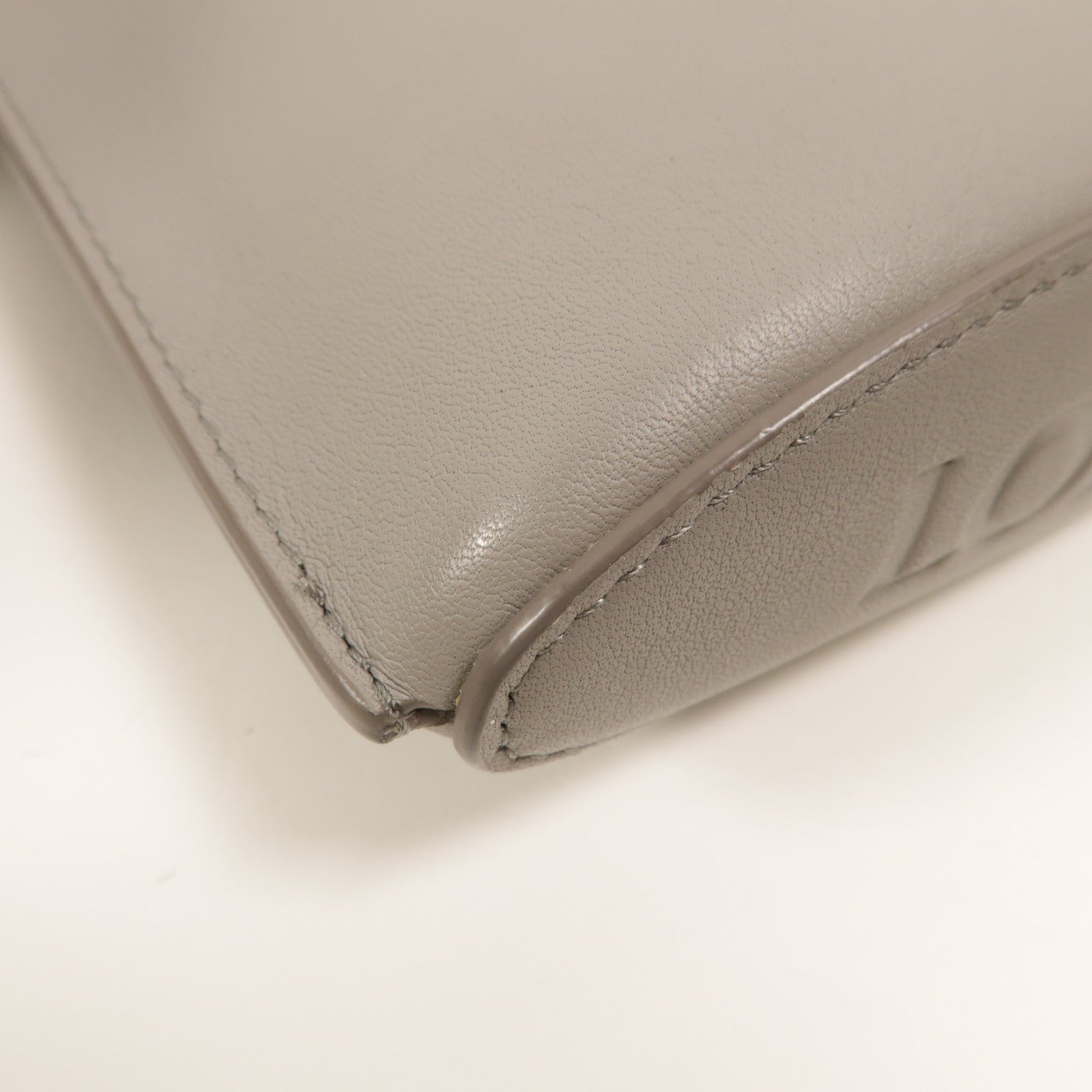 LOEWE 牛皮皮革Dice Pocker肩背袋