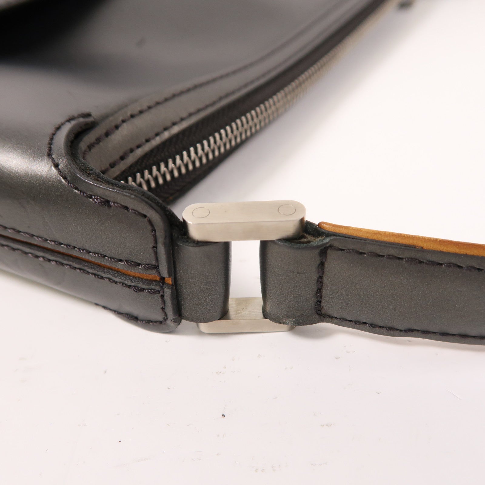 LOUIS VUITTON Monogram Matt Sutter銀扣肩背袋