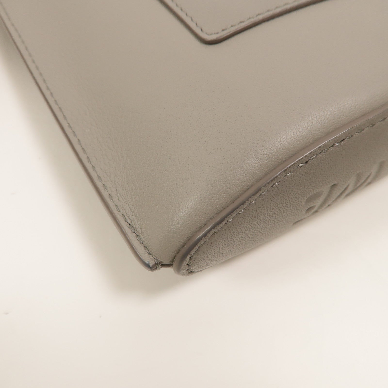 LOEWE 牛皮皮革Dice Pocker肩背袋