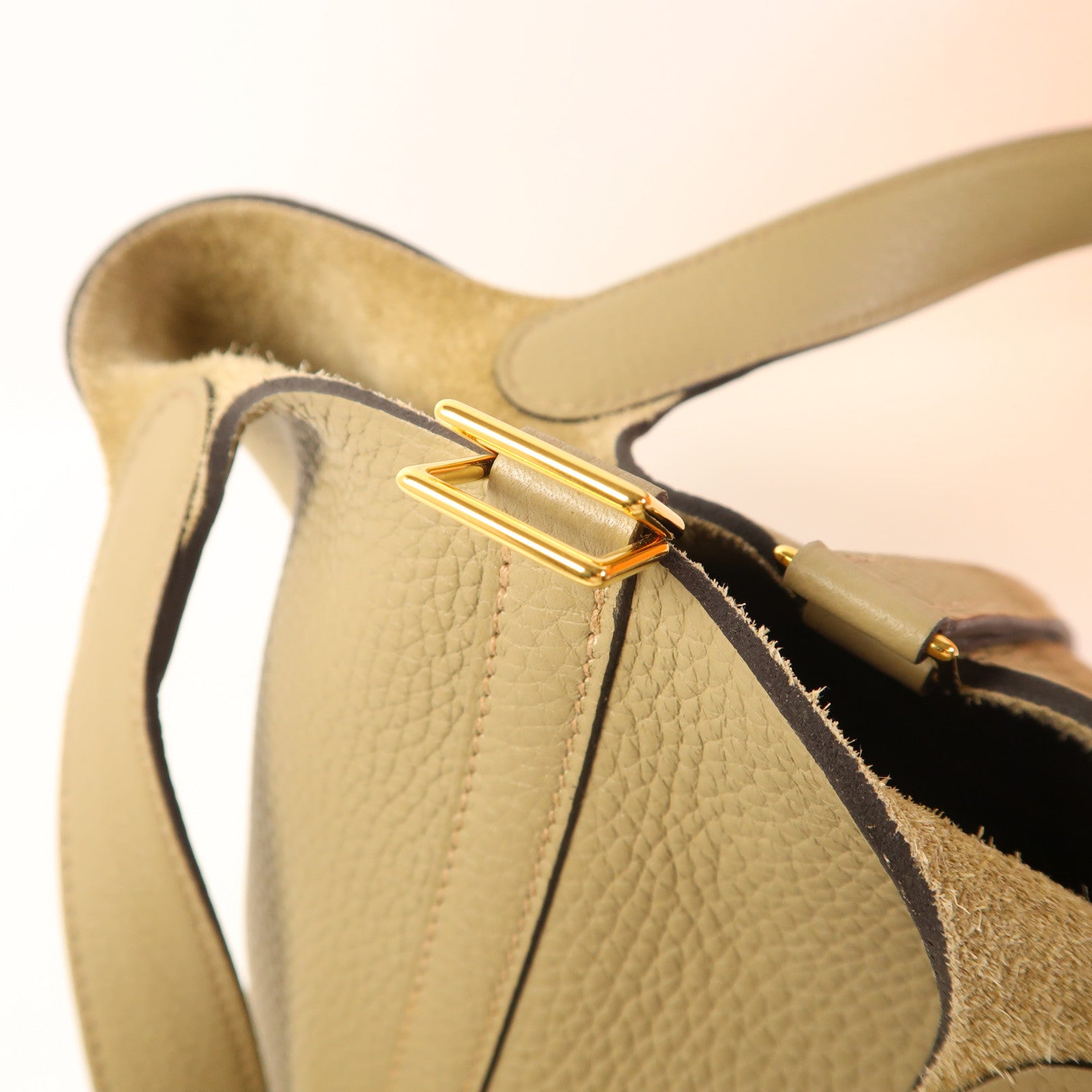 HERMES Clemence皮革Picotin PM金扣手挽袋Beige Marfa