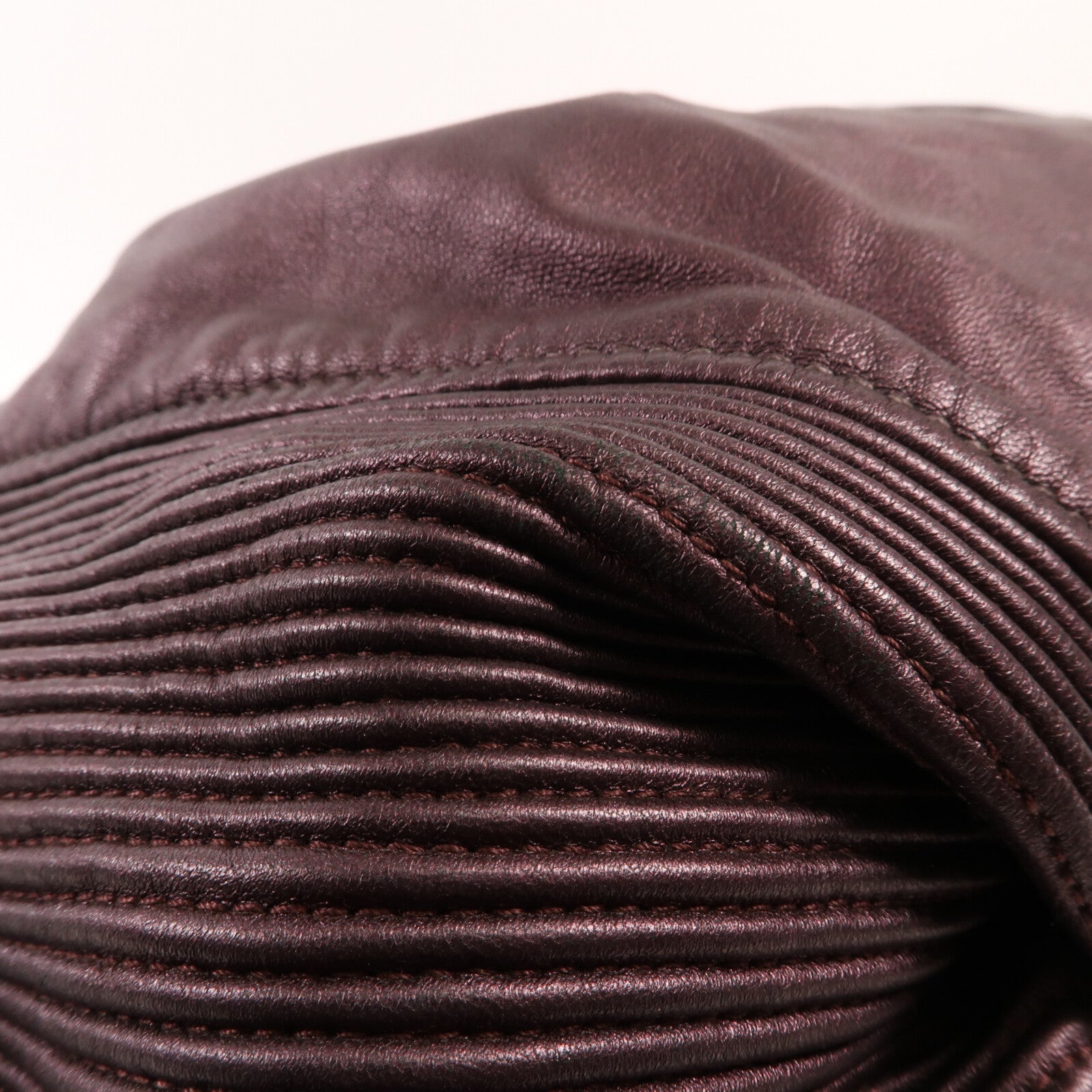 Miu Miu 牛皮皮革Tote Bag銀扣手挽袋