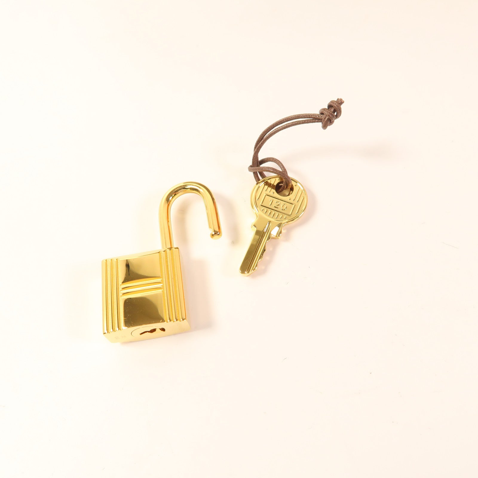 HERMES Clemence皮革Picotin PM金扣手挽袋Beige Marfa