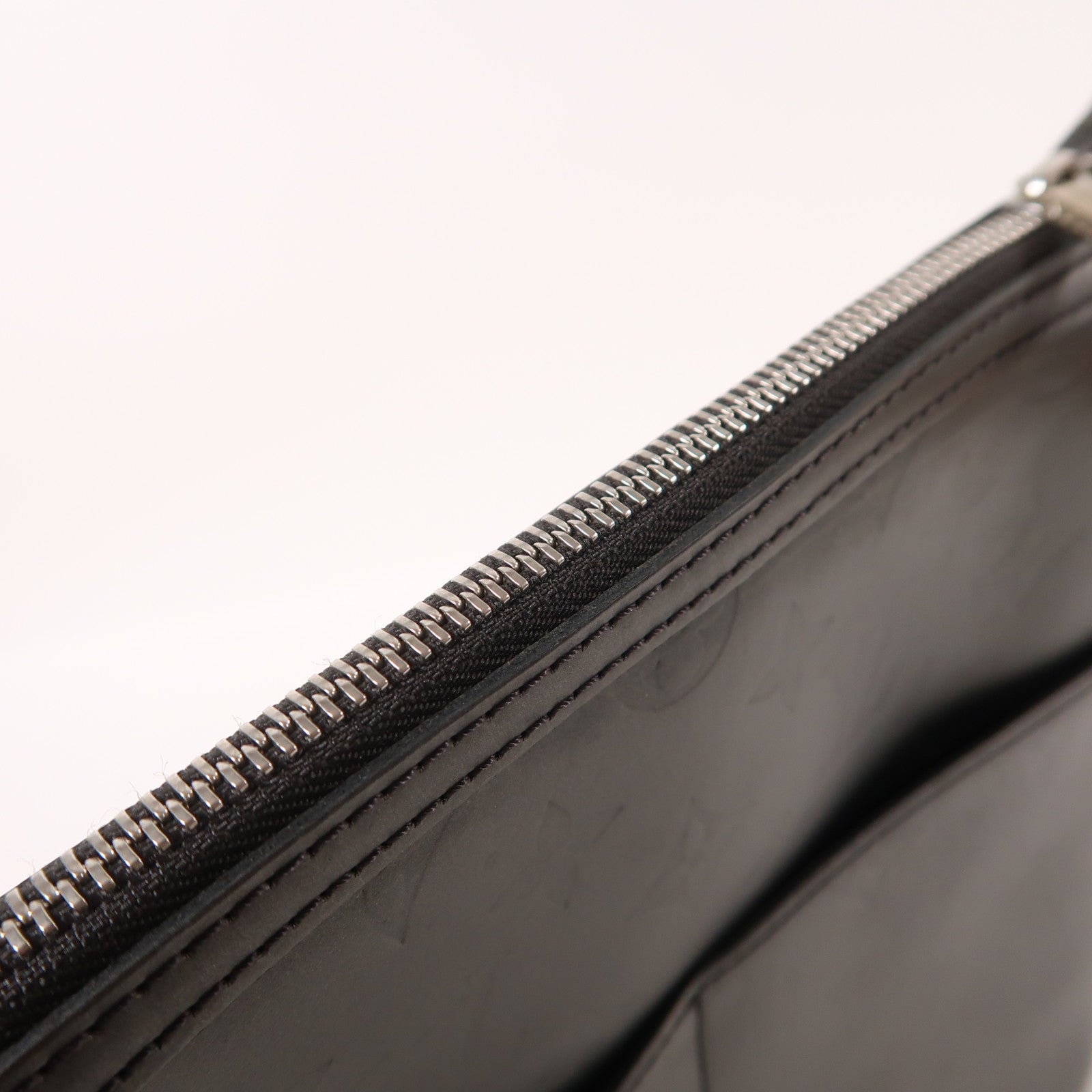 LOUIS VUITTON Monogram Matt Sutter銀扣肩背袋