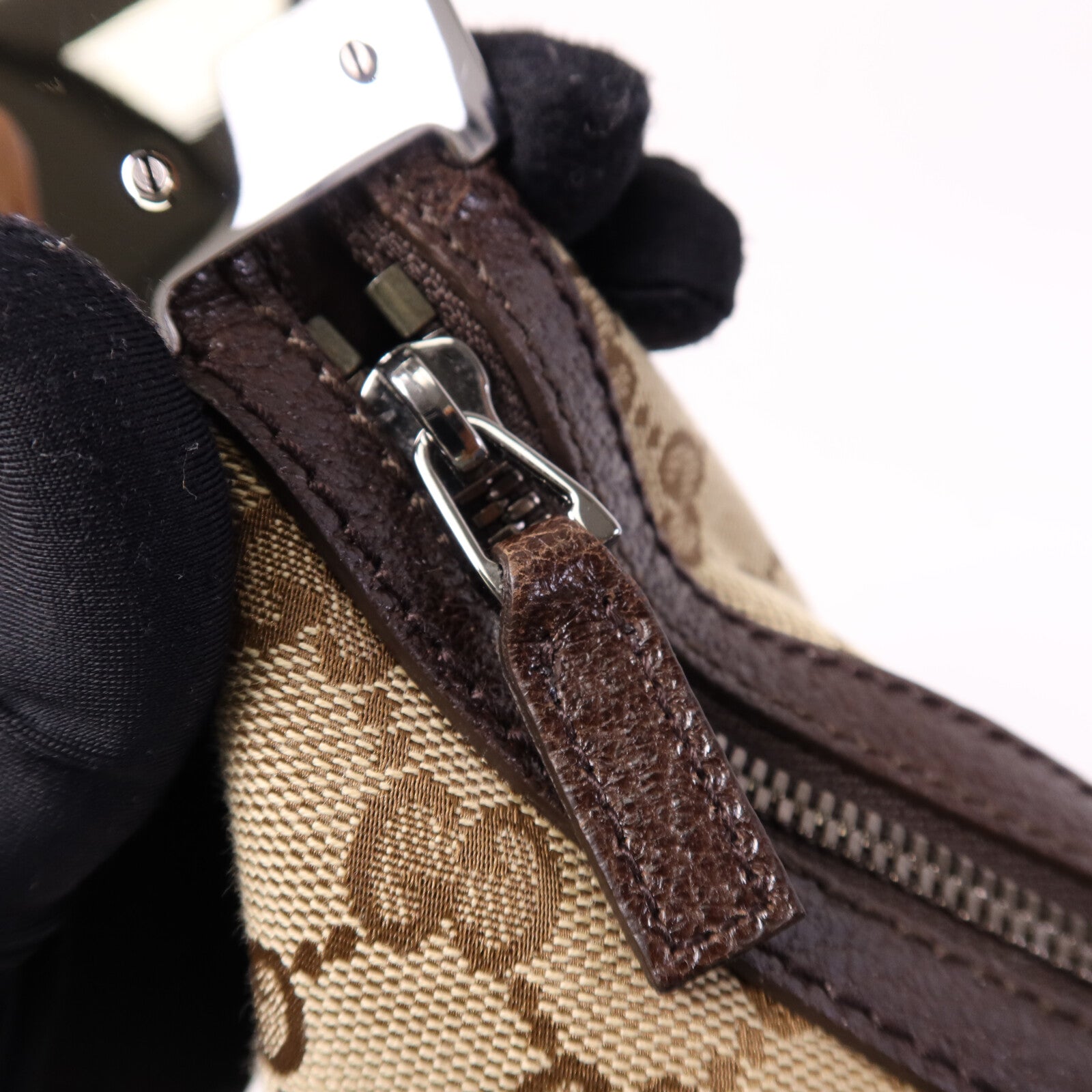 GUCCI 帆布Shoulder Bag銀扣肩背袋