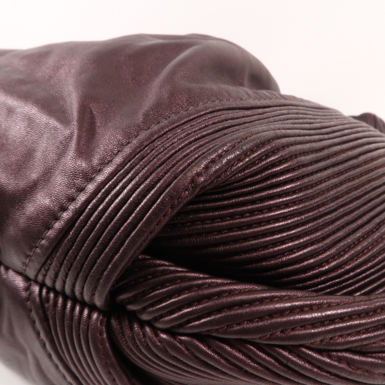 Miu Miu 牛皮皮革Tote Bag銀扣手挽袋