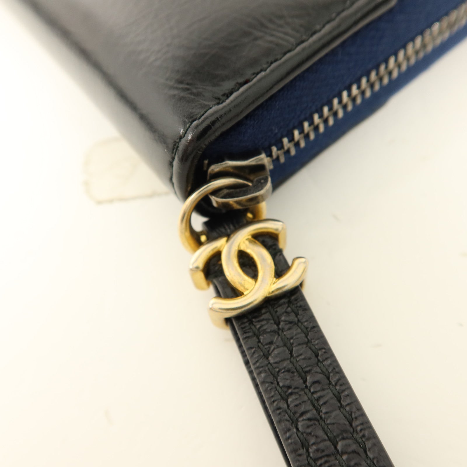 CHANEL 牛皮皮革Gabrielle Wallet金扣錢包