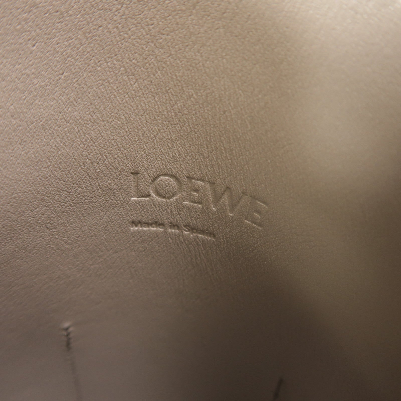 LOEWE 牛皮皮革Dice Pocker肩背袋