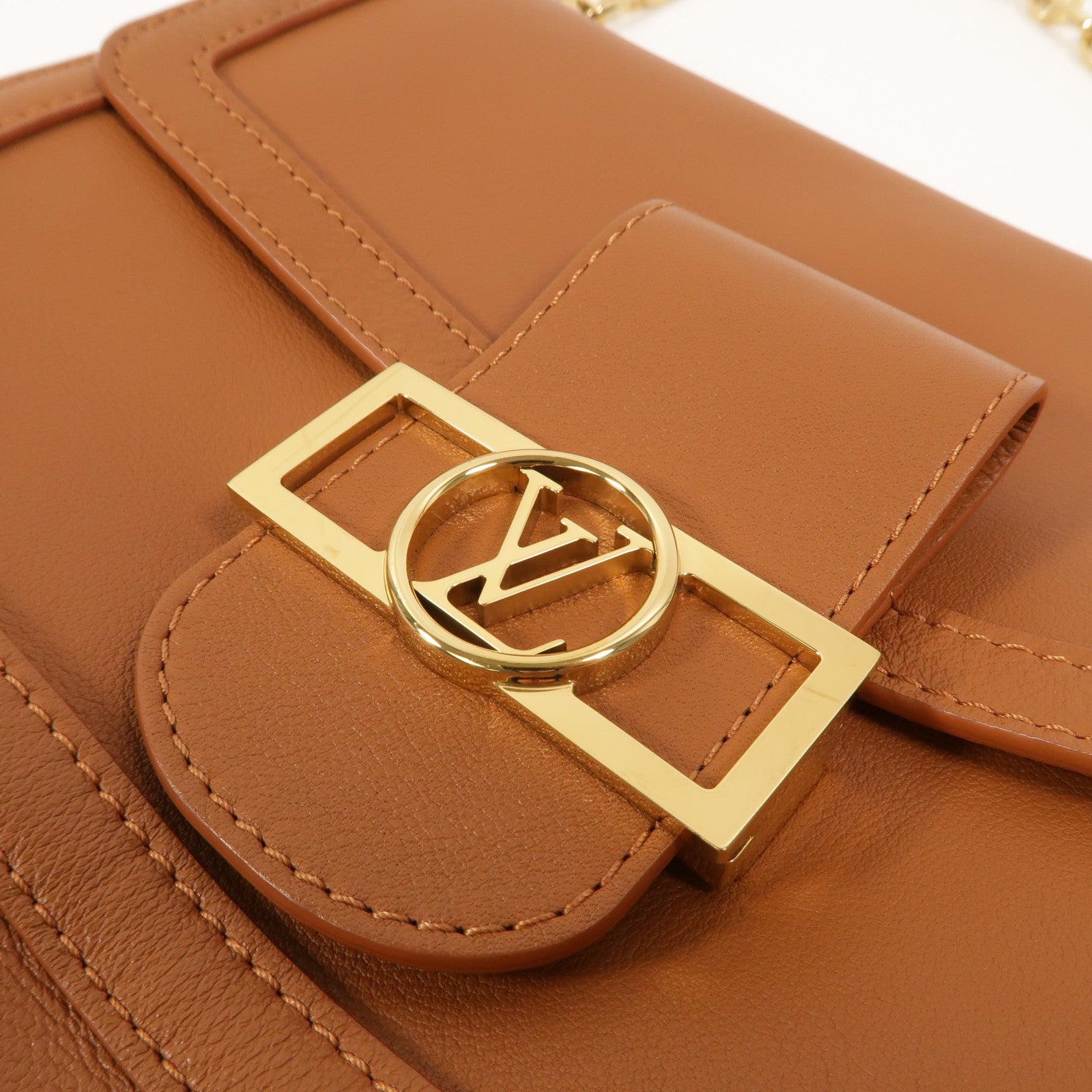LOUIS VUITTON 牛皮皮革Dauphine Soft MM鏈帶手挽肩背兩用袋