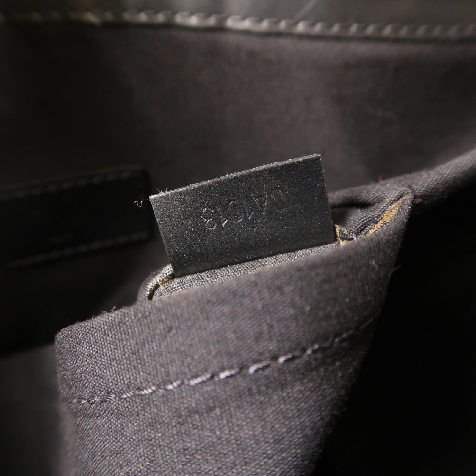 LOUIS VUITTON Monogram Matt Sutter銀扣肩背袋