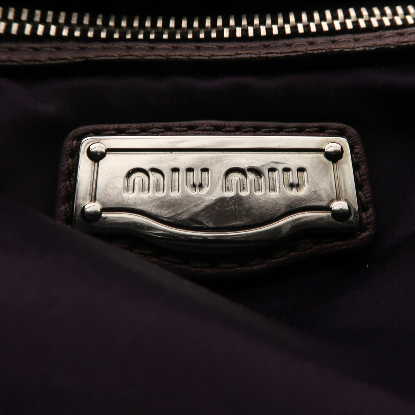 Miu Miu 牛皮皮革Tote Bag銀扣手挽袋