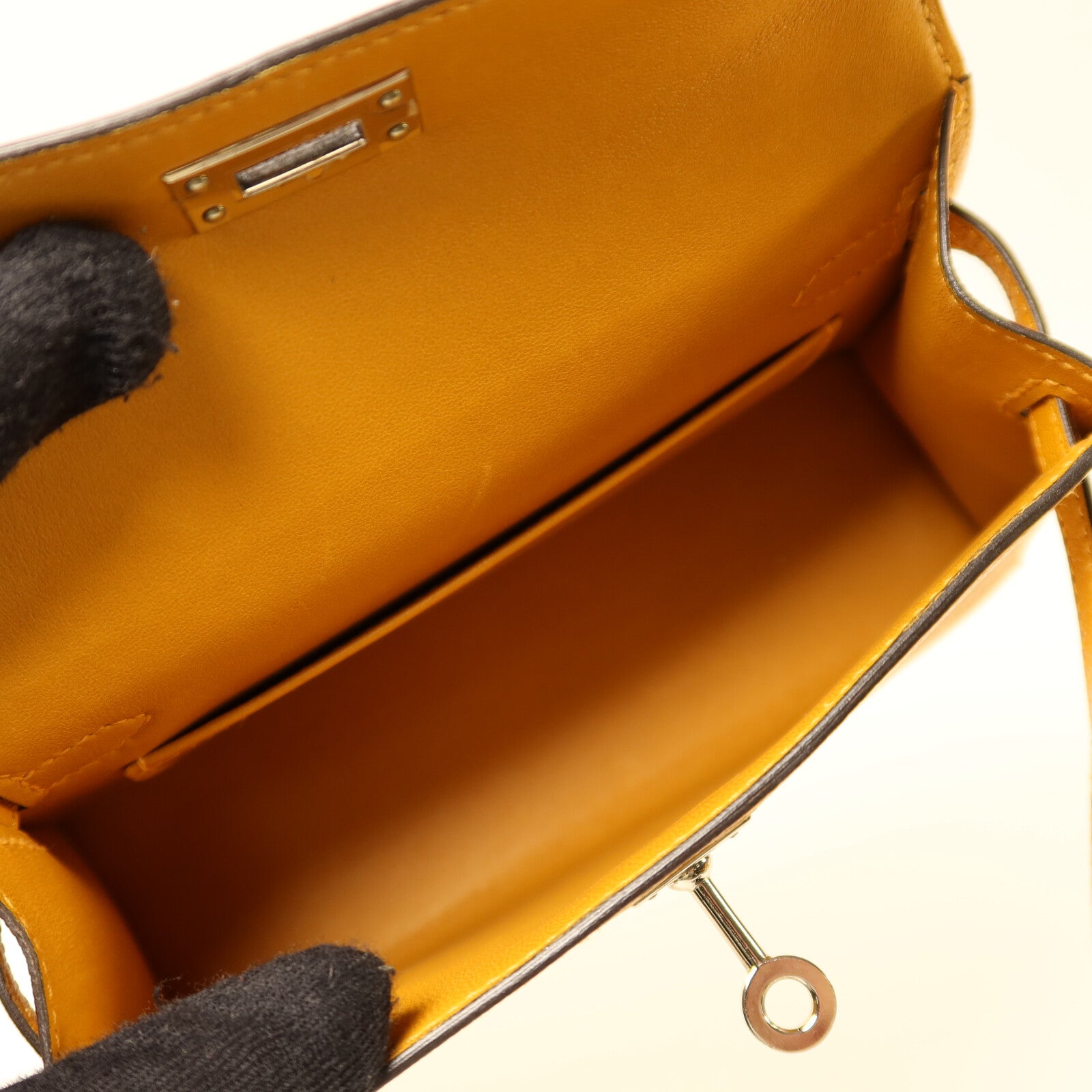 HERMES Chevre皮革Mini Kelly銀扣手挽袋
