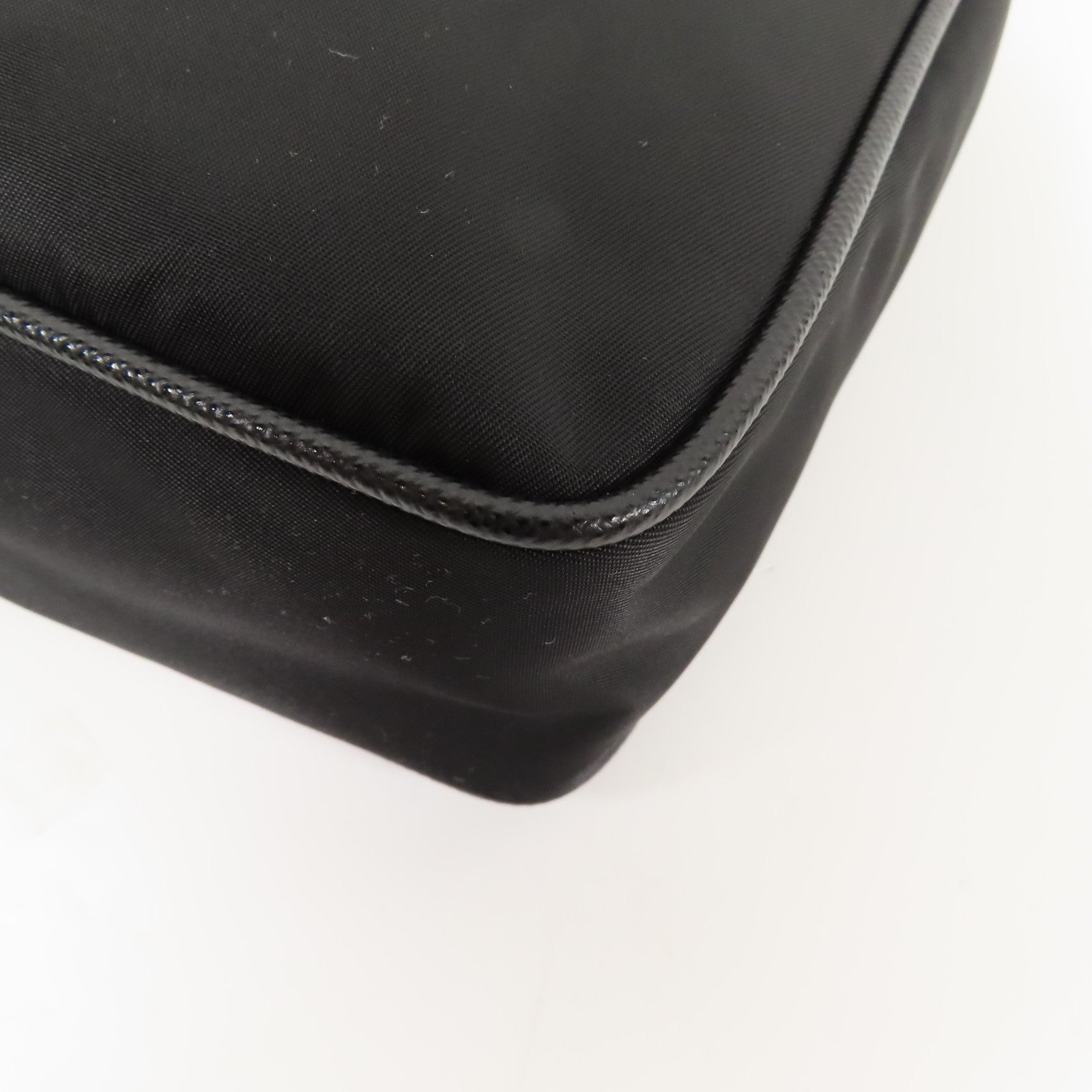 PRADA 尼龍/Saffiano皮革Re-Nylon and Saffiano Shoulder Bag銀扣肩背袋