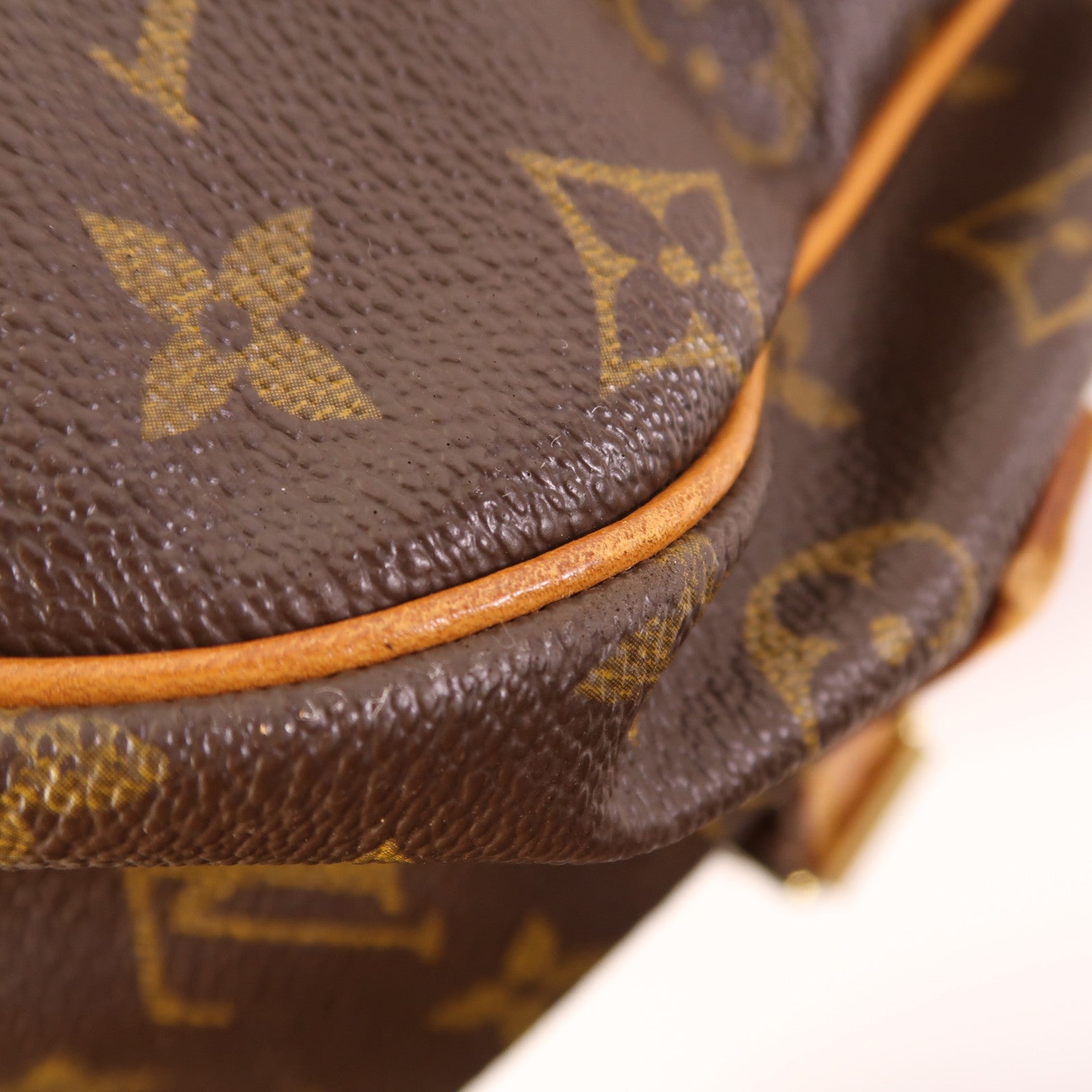 LOUIS VUITTON Monogram Saumur 30金扣肩背袋