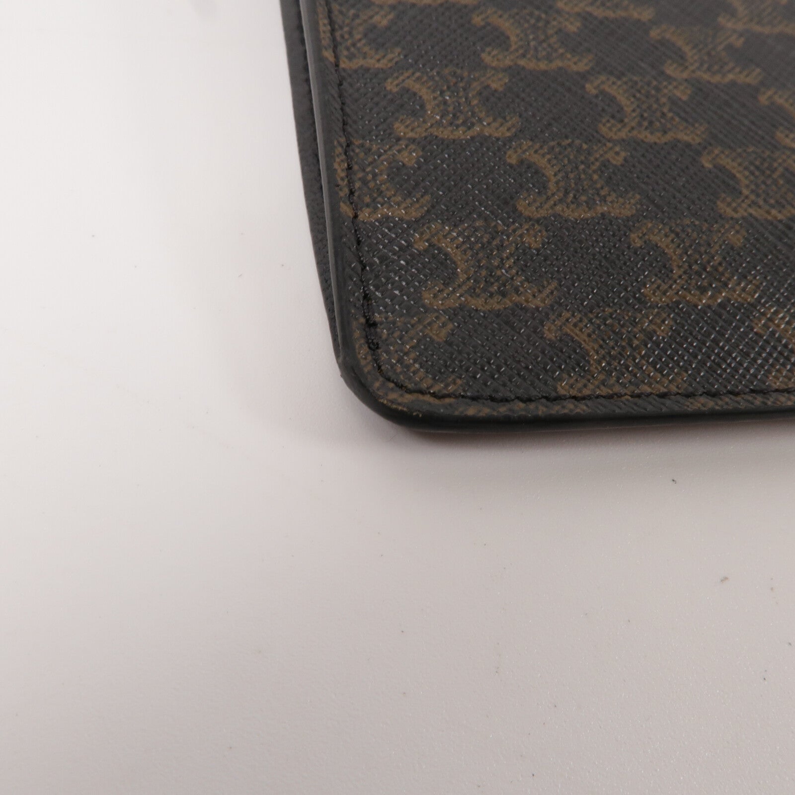 CELINE 牛皮皮革/塗層帆布Triomphe Phone Pouch with Flap肩背袋