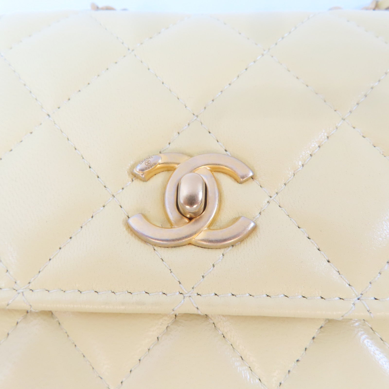 CHANEL 菱格羊皮皮革Phone Holder Shoulder Bag金扣鏈帶肩背袋黃色