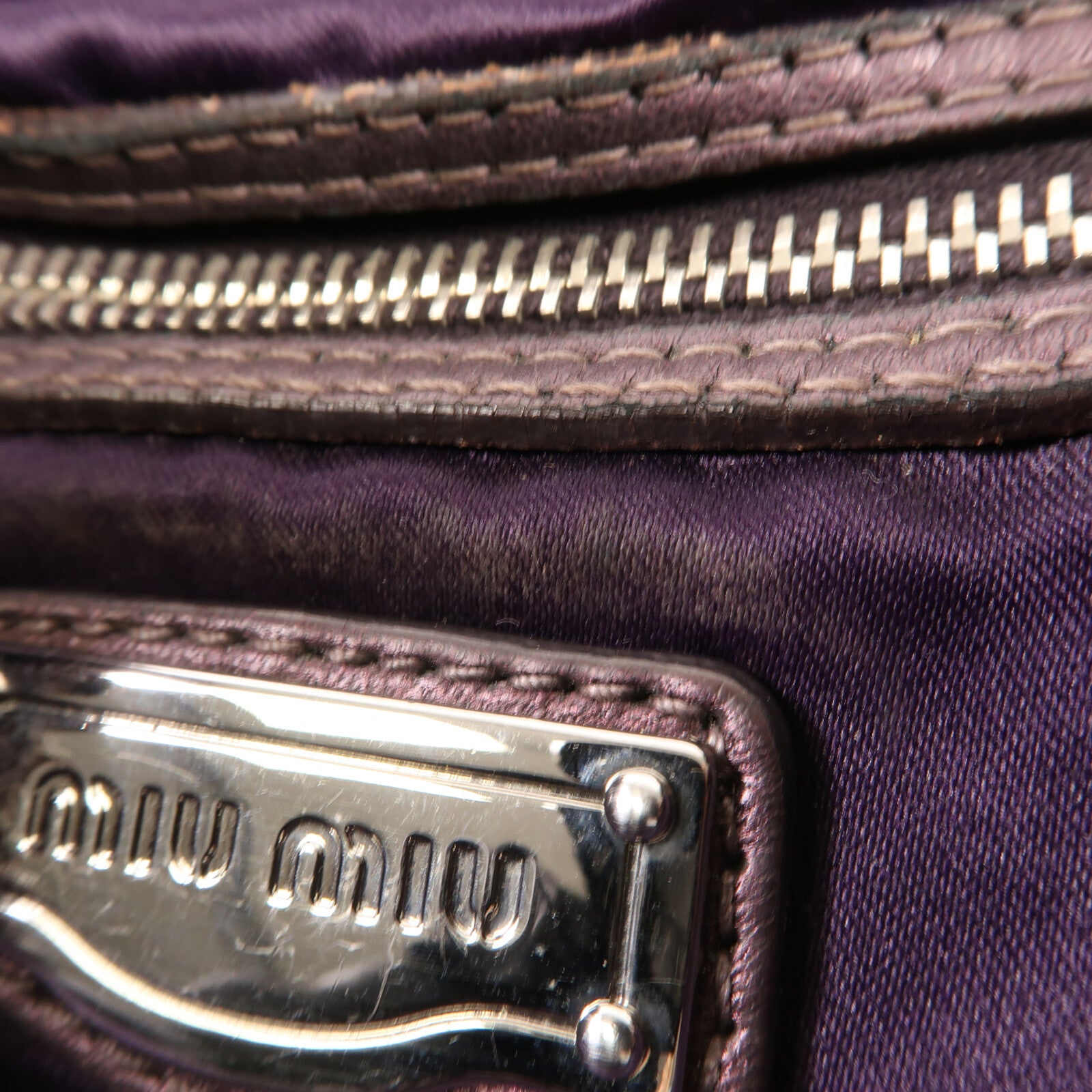 Miu Miu 牛皮皮革Tote Bag銀扣手挽袋