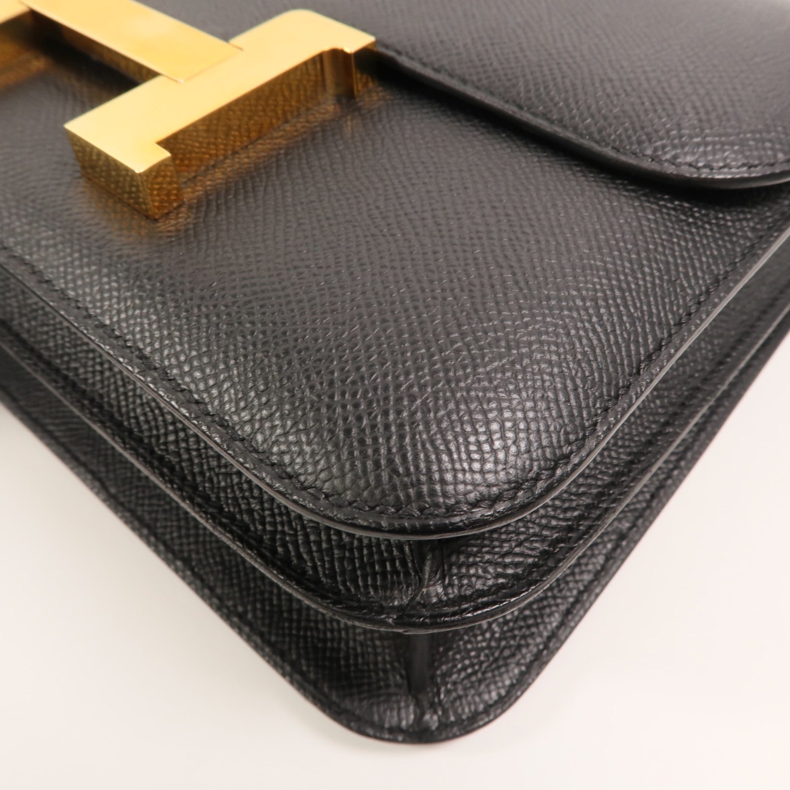 HERMES Epsom皮革Constance 24肩背袋Noir