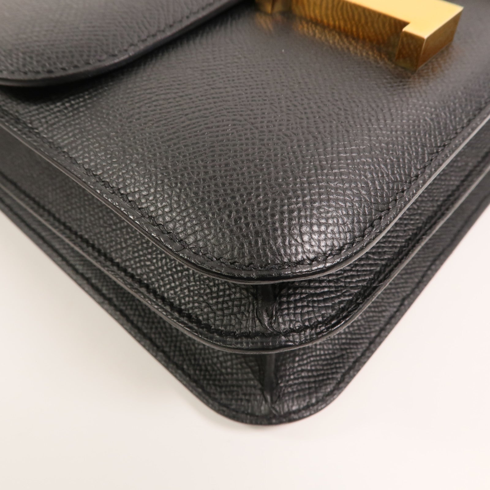 HERMES Epsom皮革Constance 24肩背袋Noir