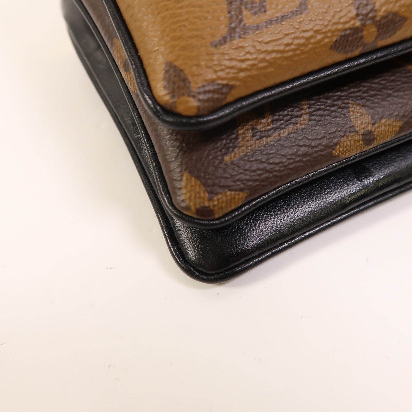 LOUIS VUITTON Monogram/Monogram Reverse Pochette LV 3金扣肩背袋