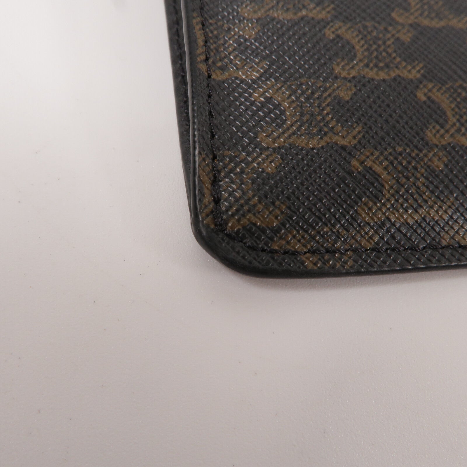 CELINE 牛皮皮革/塗層帆布Triomphe Phone Pouch with Flap肩背袋