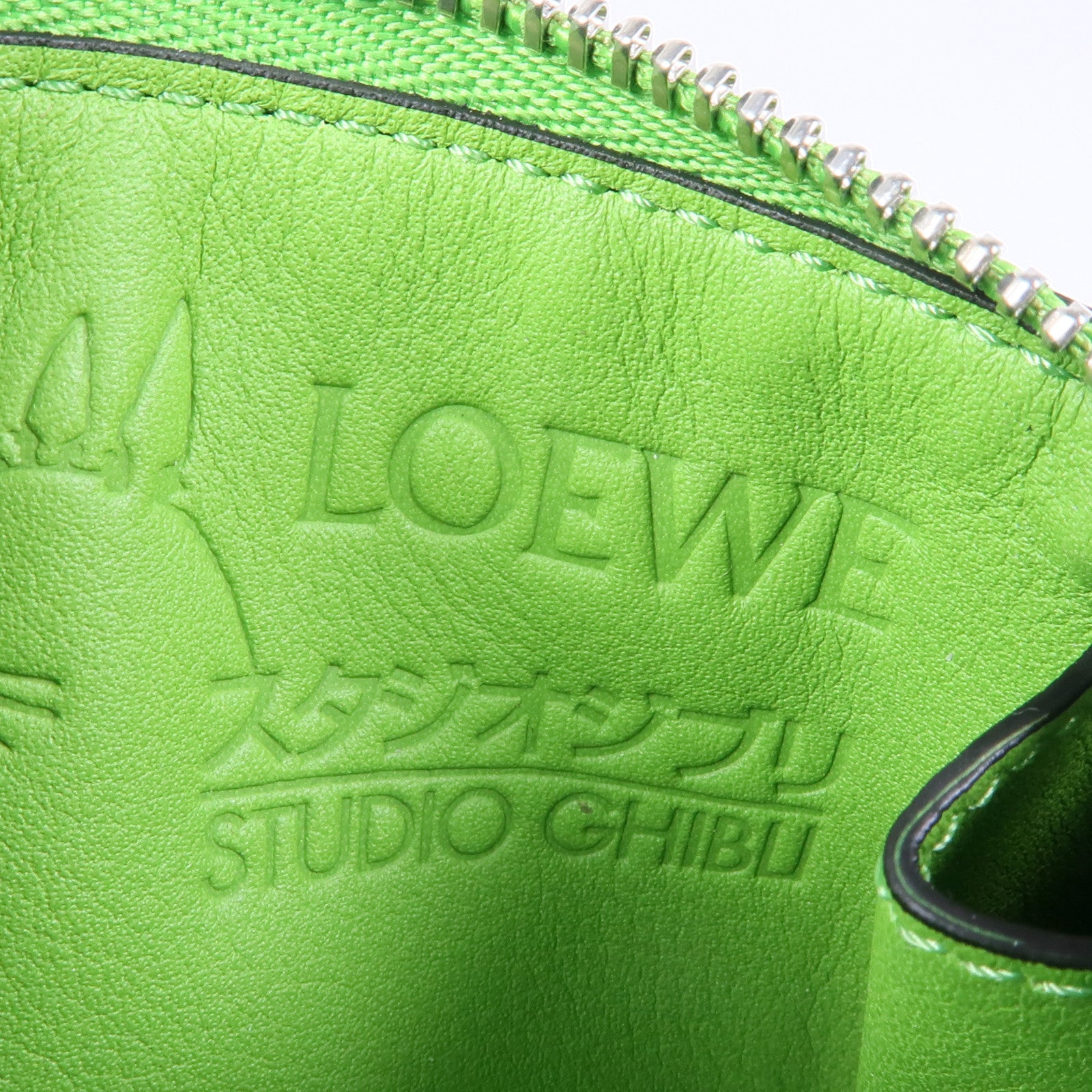 LOEWE 牛皮皮革Loewe X Totoro銀扣卡片套