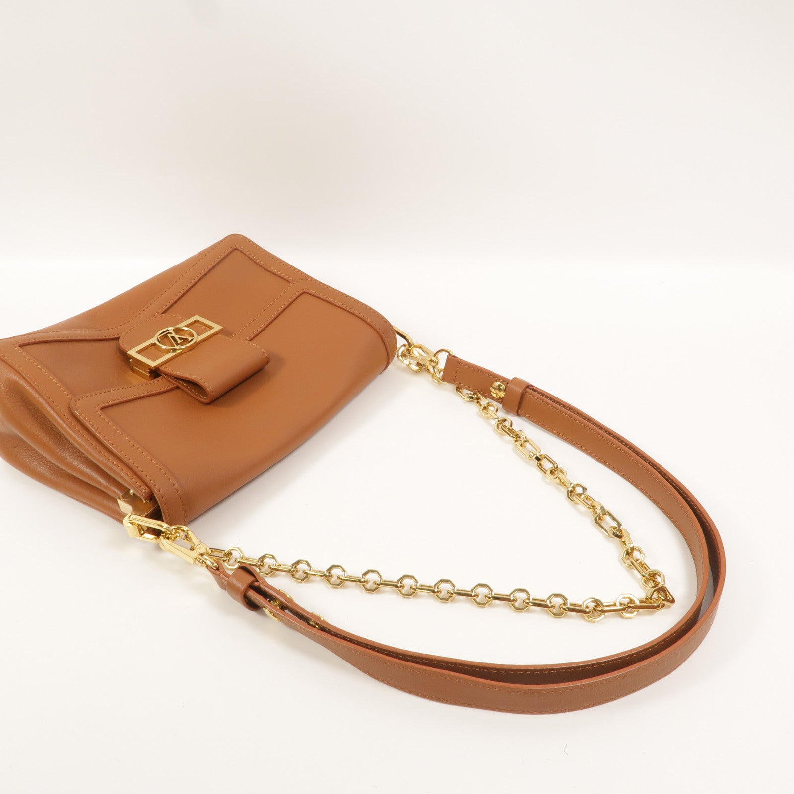 LOUIS VUITTON 牛皮皮革Dauphine Soft MM鏈帶手挽肩背兩用袋