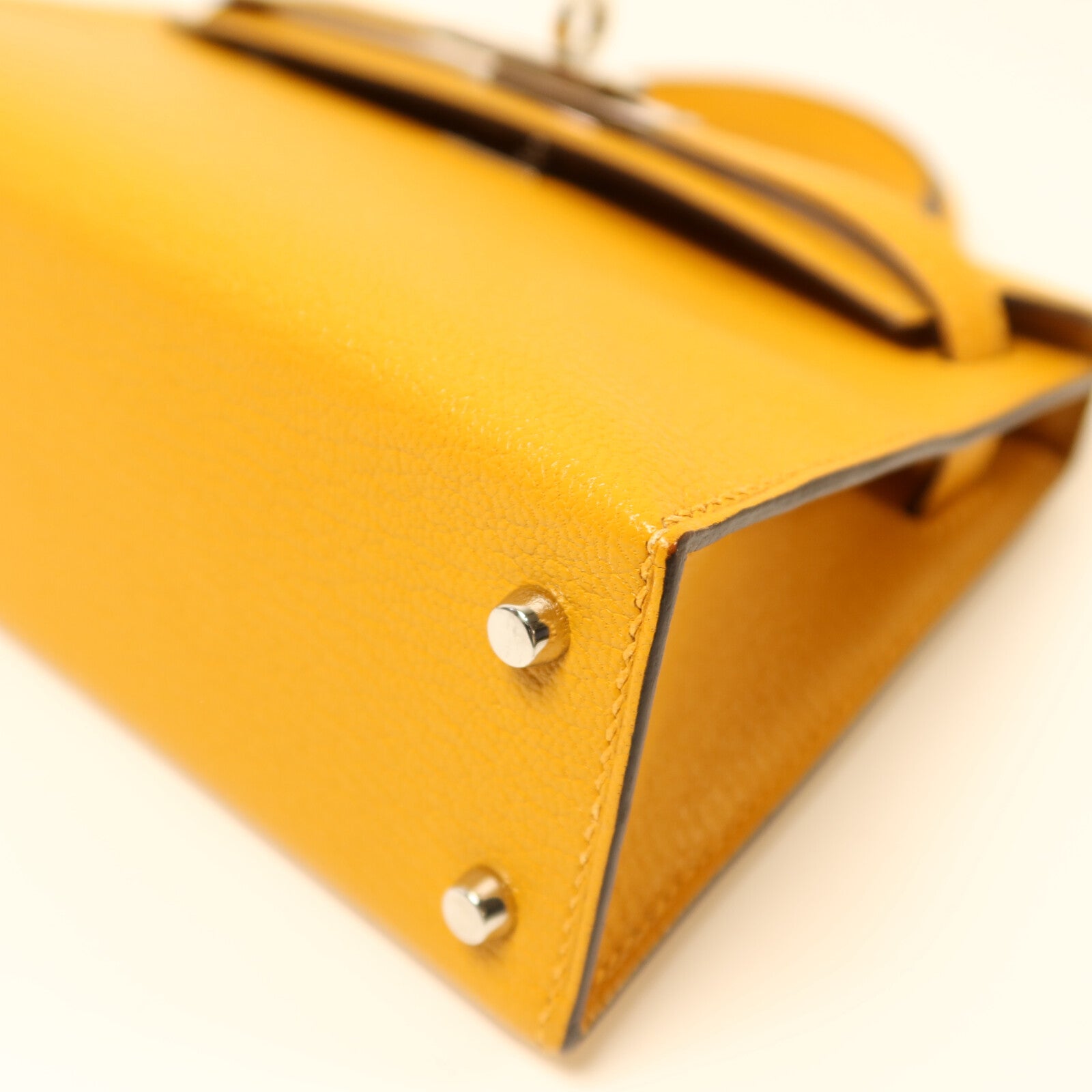 HERMES Chevre皮革Mini Kelly銀扣手挽袋