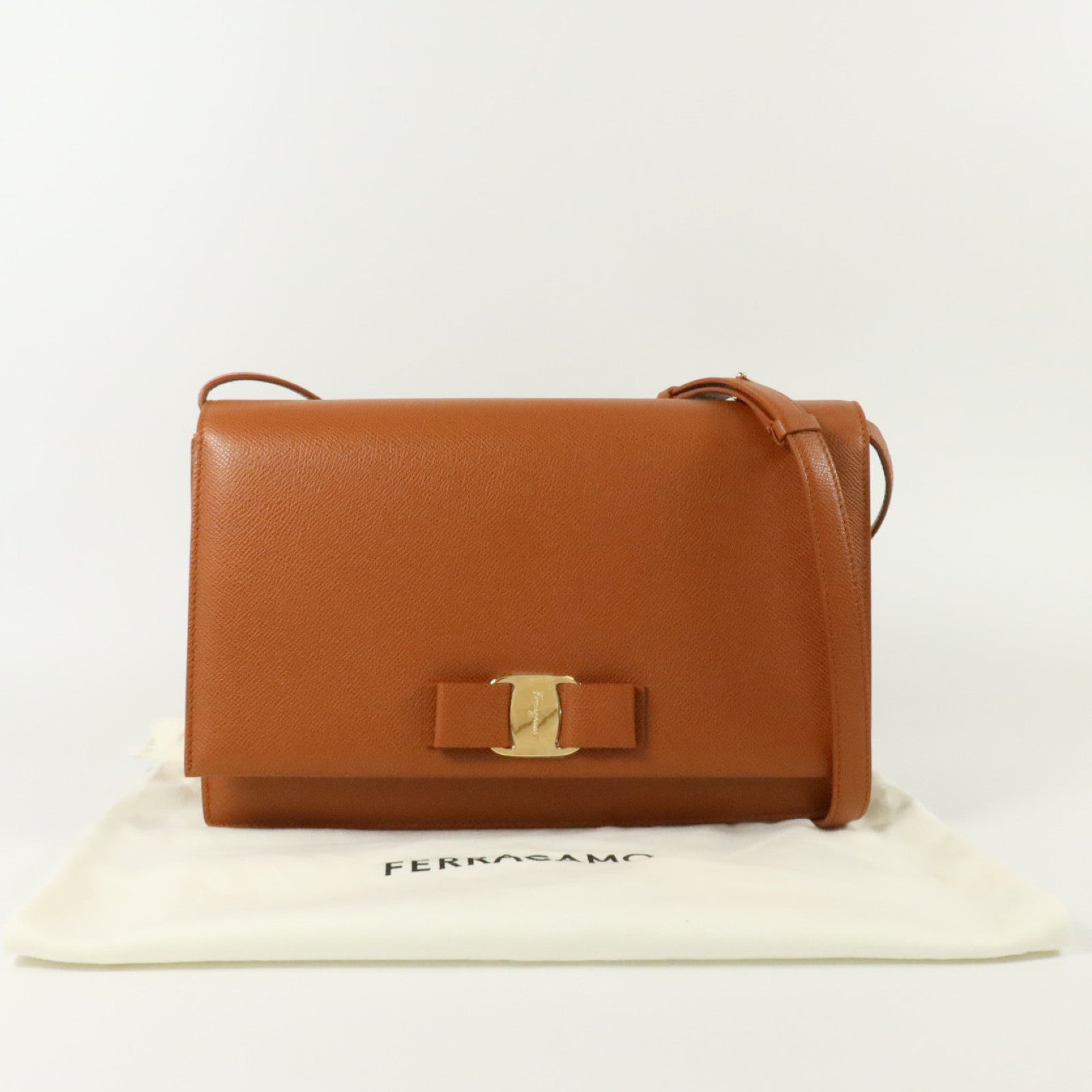 Salvatore Ferragamo 牛皮皮革Shoulder Bag金扣肩背袋