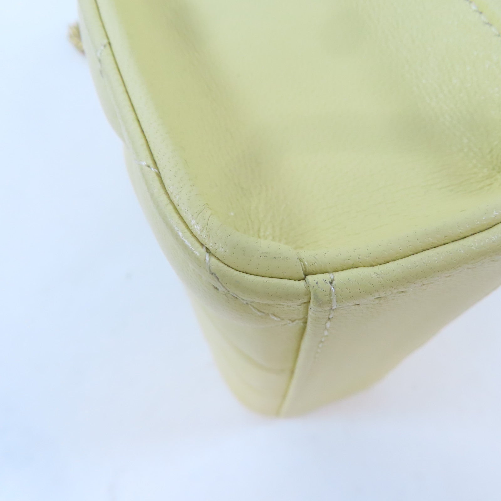 CHANEL 菱格羊皮皮革Phone Holder Shoulder Bag金扣鏈帶肩背袋黃色