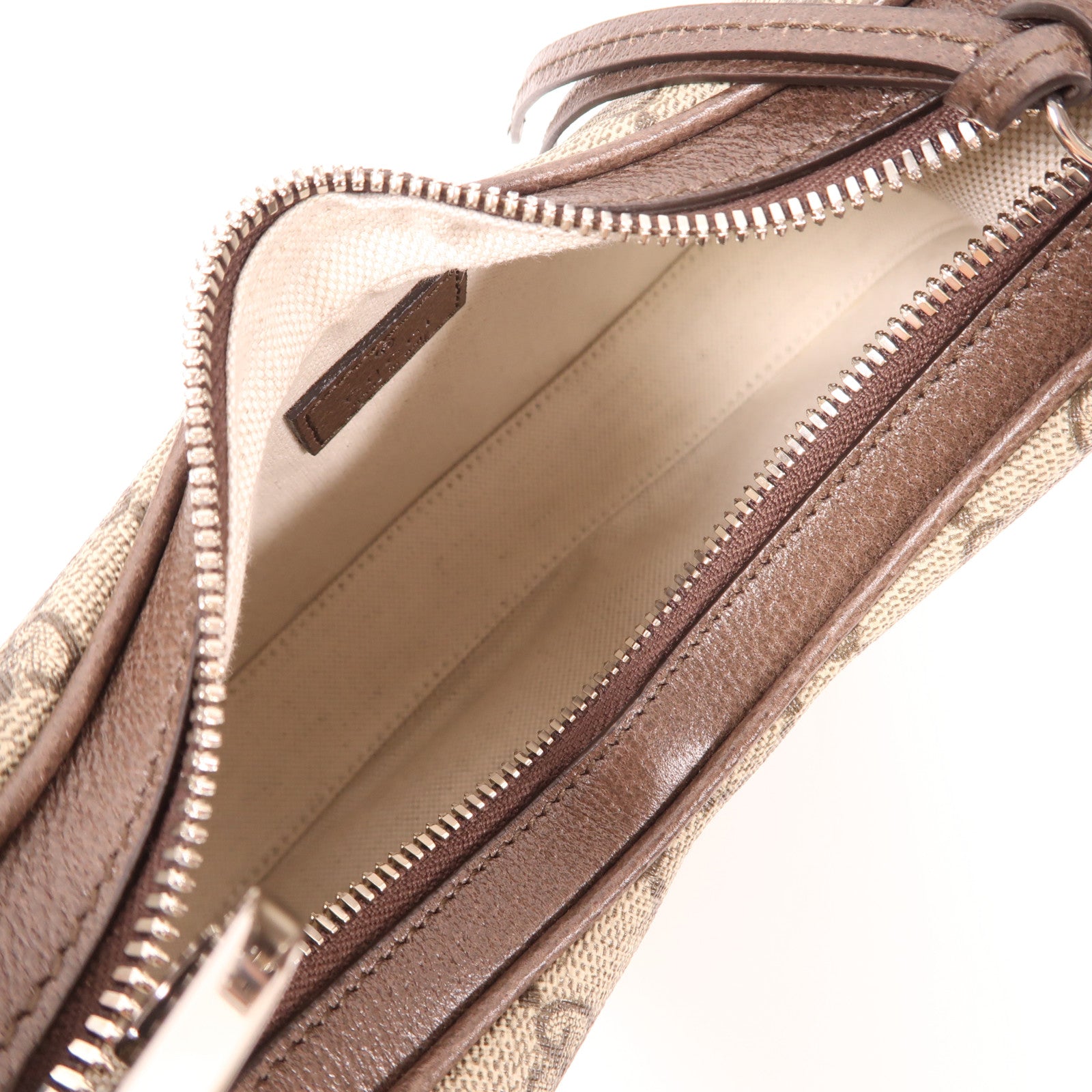 GUCCI 塗層帆布GG Supreme Shoulder Bag銀扣肩背袋