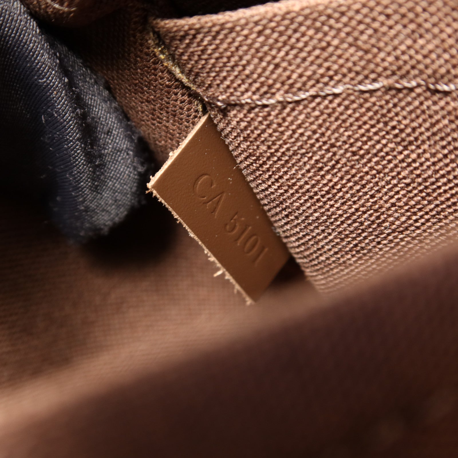 LOUIS VUITTON Damier Brooklyn GM金扣肩背袋