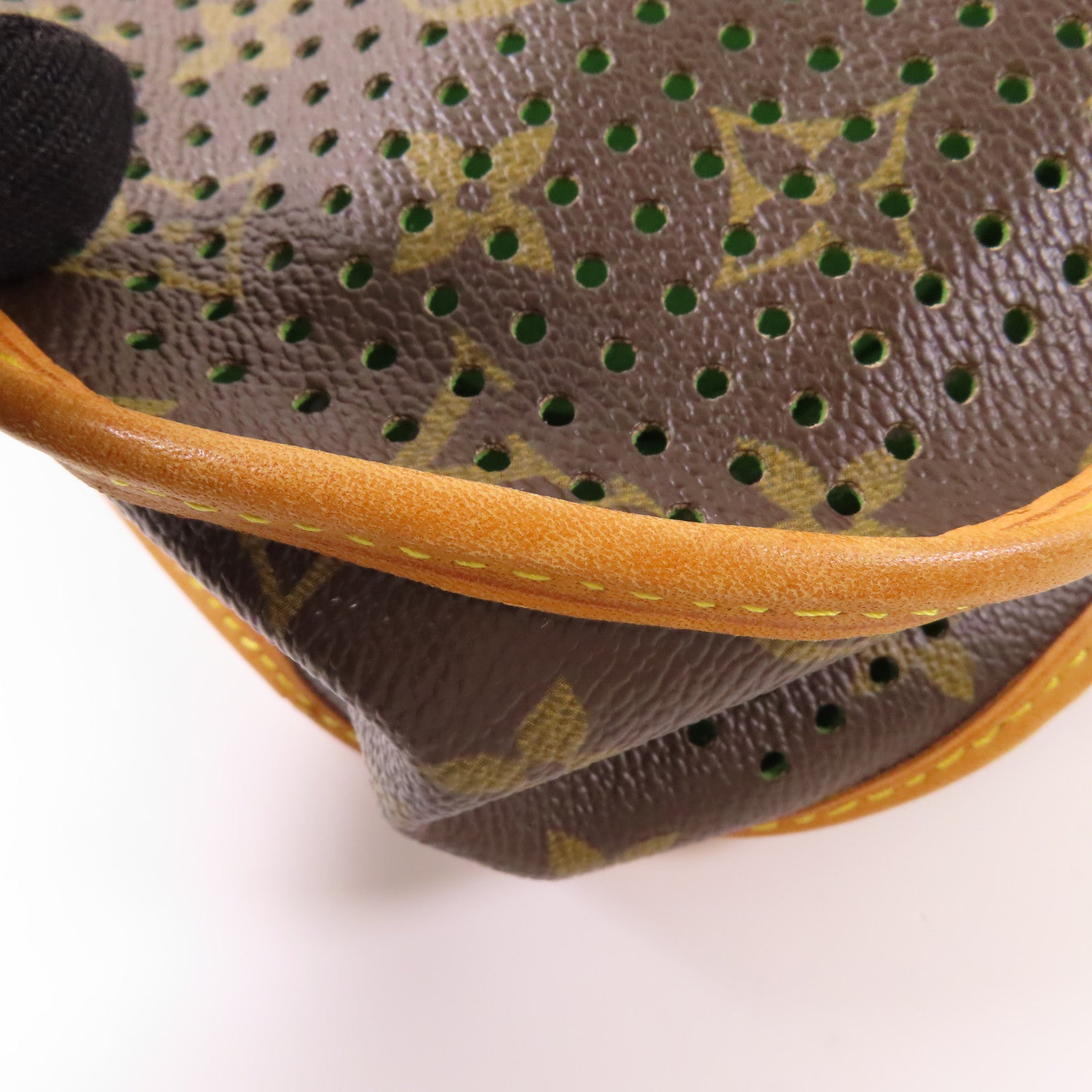 LOUIS VUITTON Monogram Perfo Musette金扣肩背袋