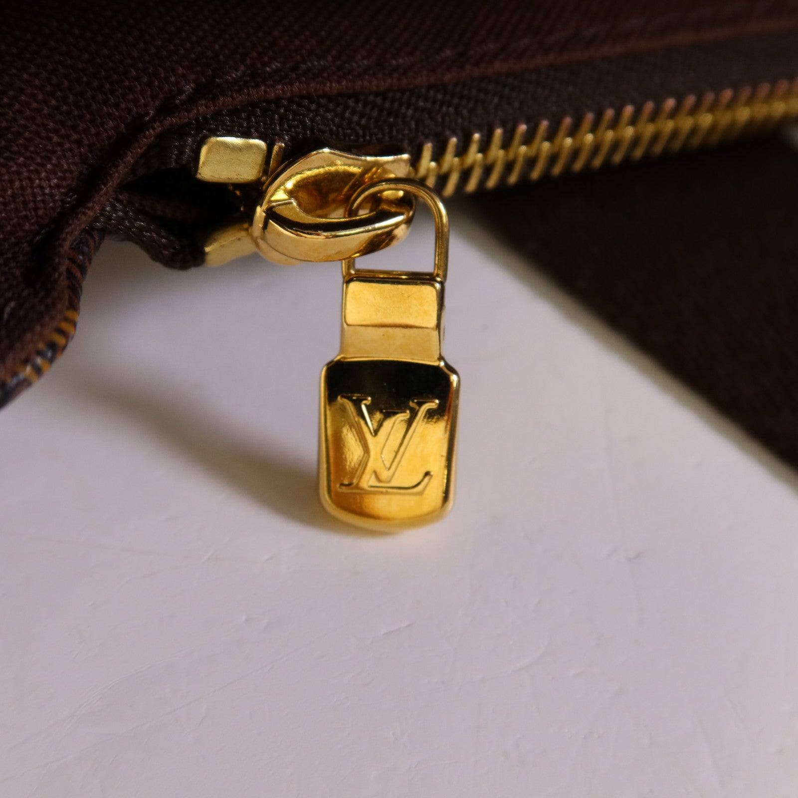 LOUIS VUITTON Damier Brooklyn GM金扣肩背袋