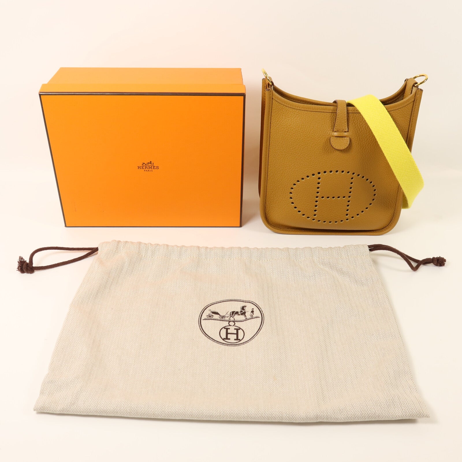 HERMES Maurice皮革Evelyne TPM金扣肩背袋Sesame/Lime