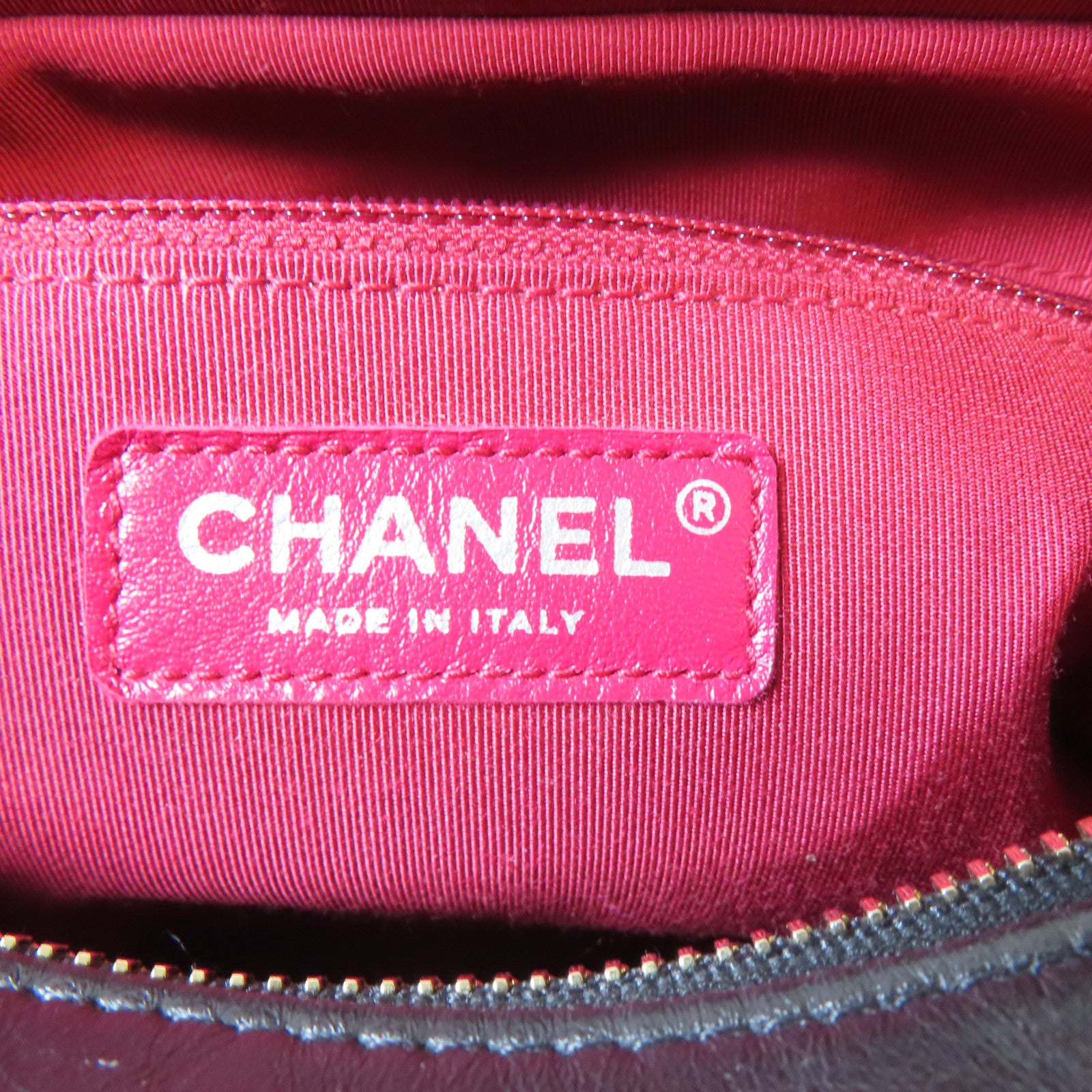 CHANEL 【清倉大減價】菱格牛皮皮革Gabrielle銀扣肩背袋黑色