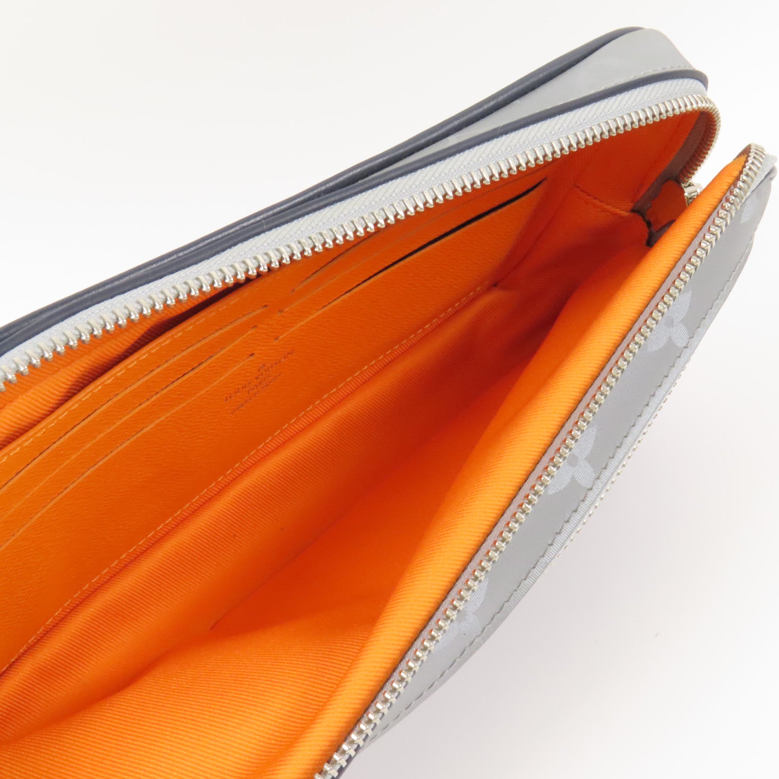 LOUIS VUITTON 塗層帆布Satellite Alpha銀扣手拿包