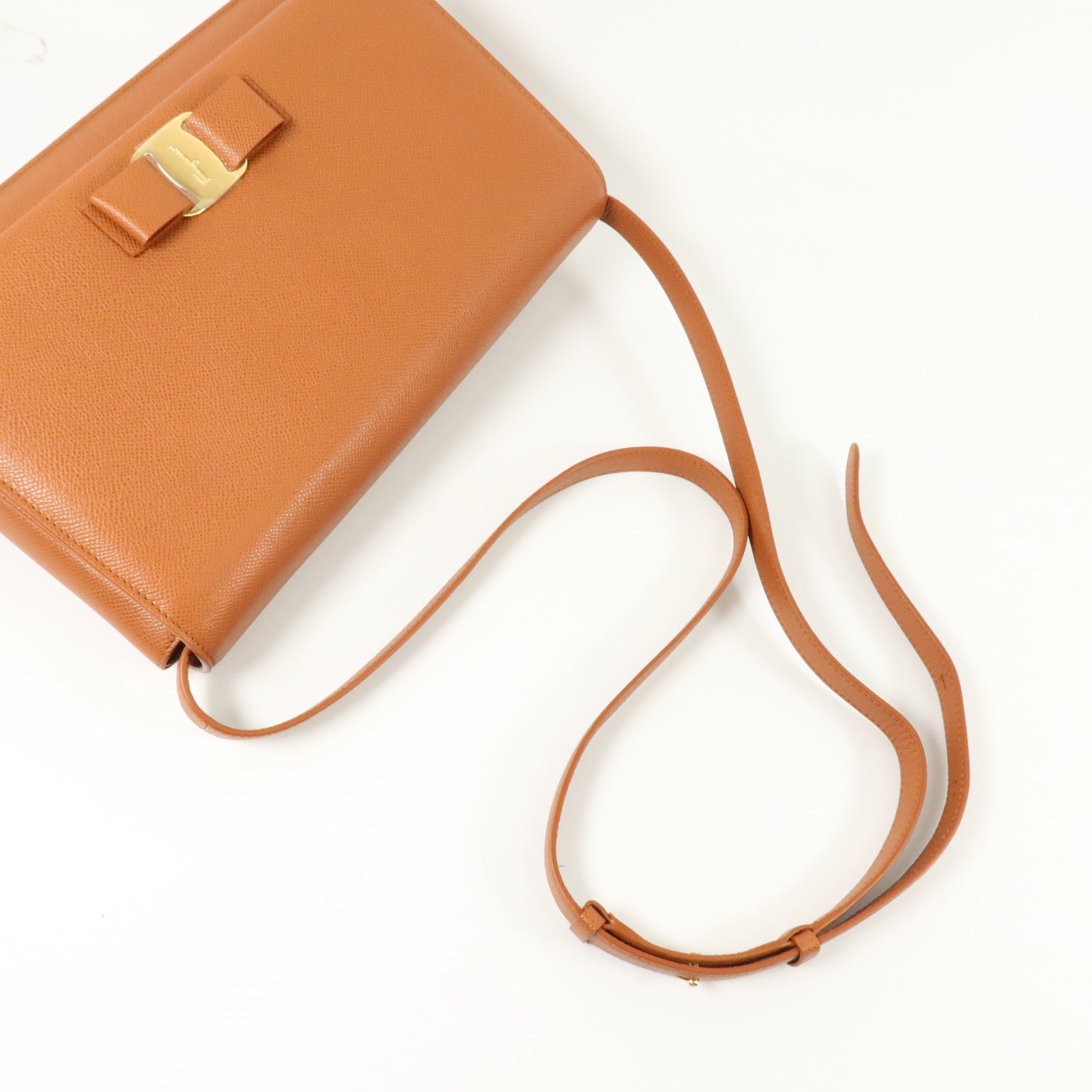 Salvatore Ferragamo 牛皮皮革Shoulder Bag金扣肩背袋