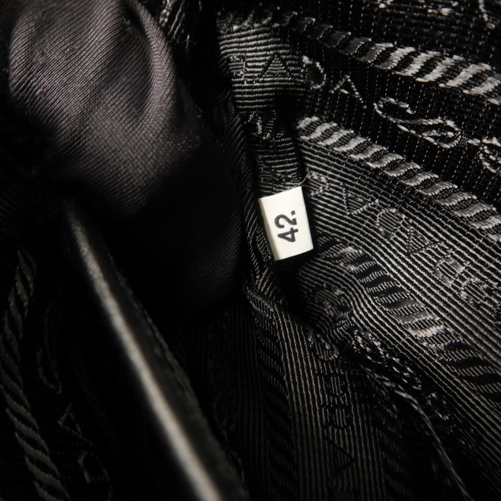 PRADA 尼龍Shoulder Bag金扣肩背袋