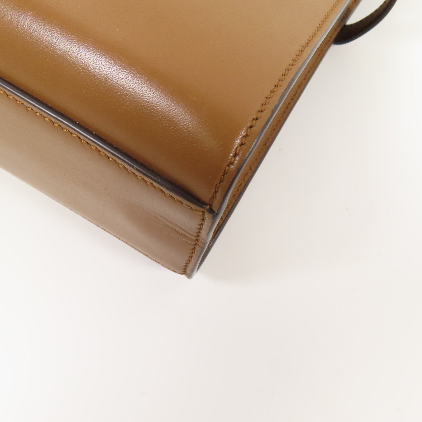 YVES SAINT LAURENT 牛皮皮革Manhattan Small金扣肩背袋