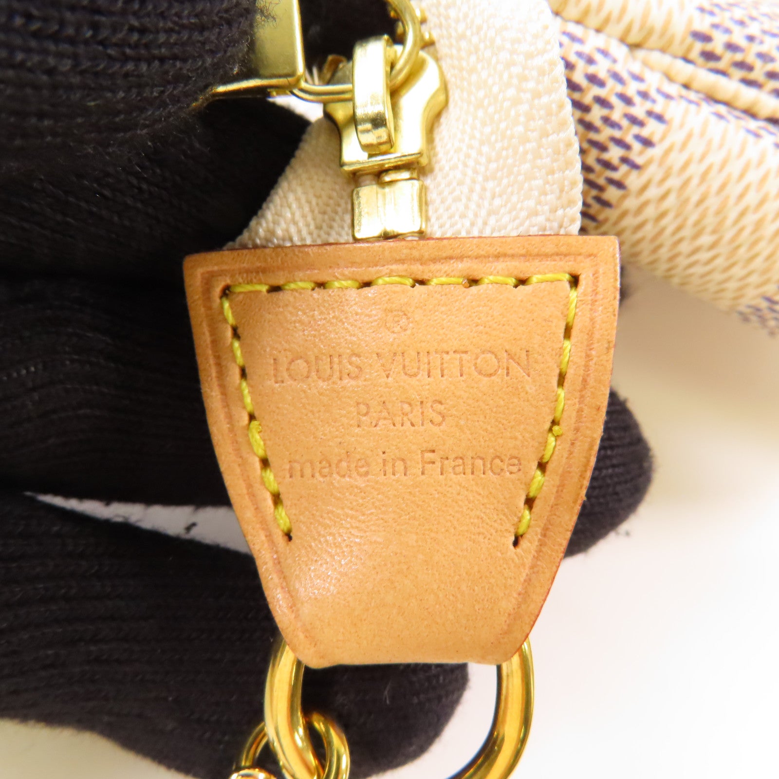 LOUIS VUITTON Damier Azur Mini Pochette Accessories金扣鏈帶手挽袋