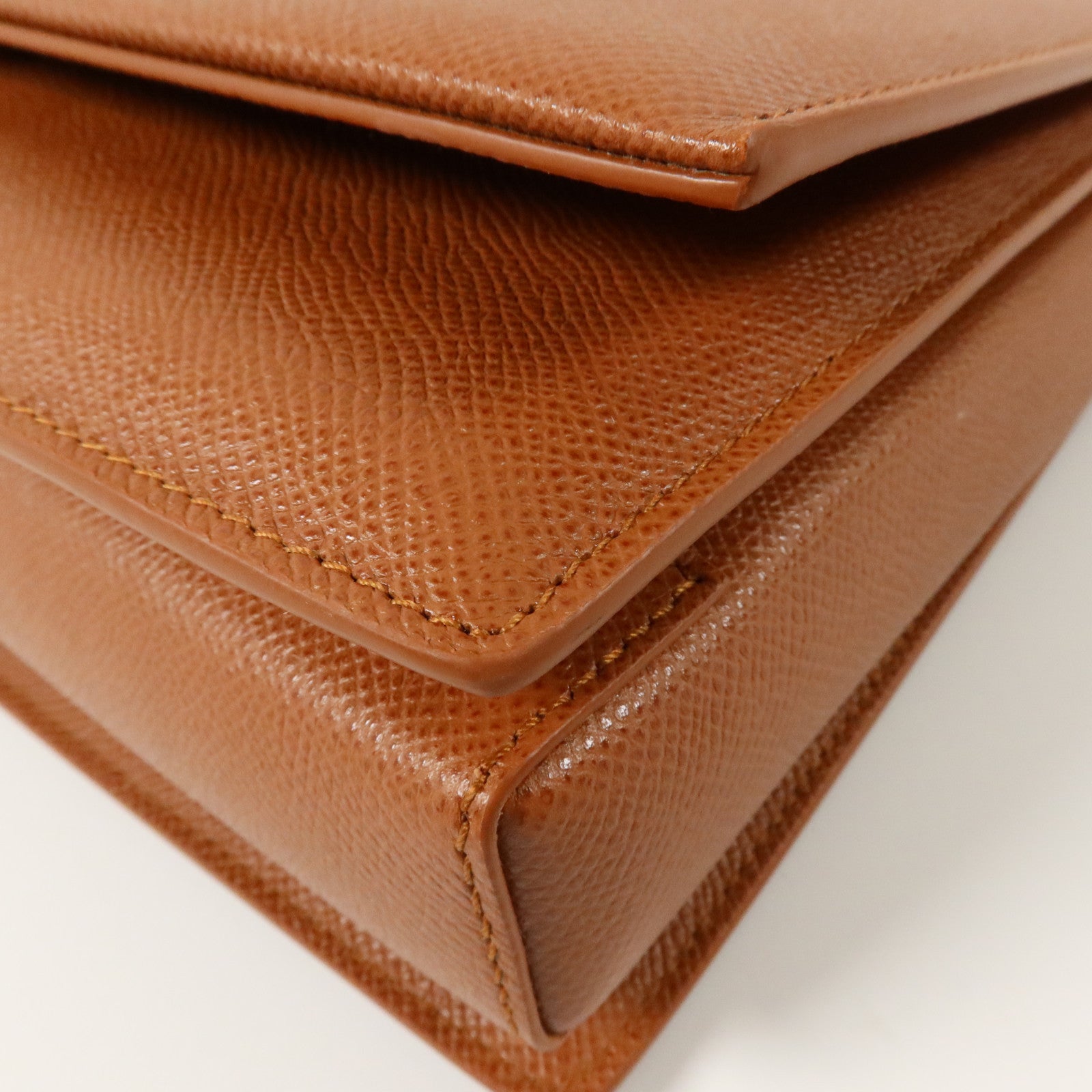 Salvatore Ferragamo 牛皮皮革Shoulder Bag金扣肩背袋