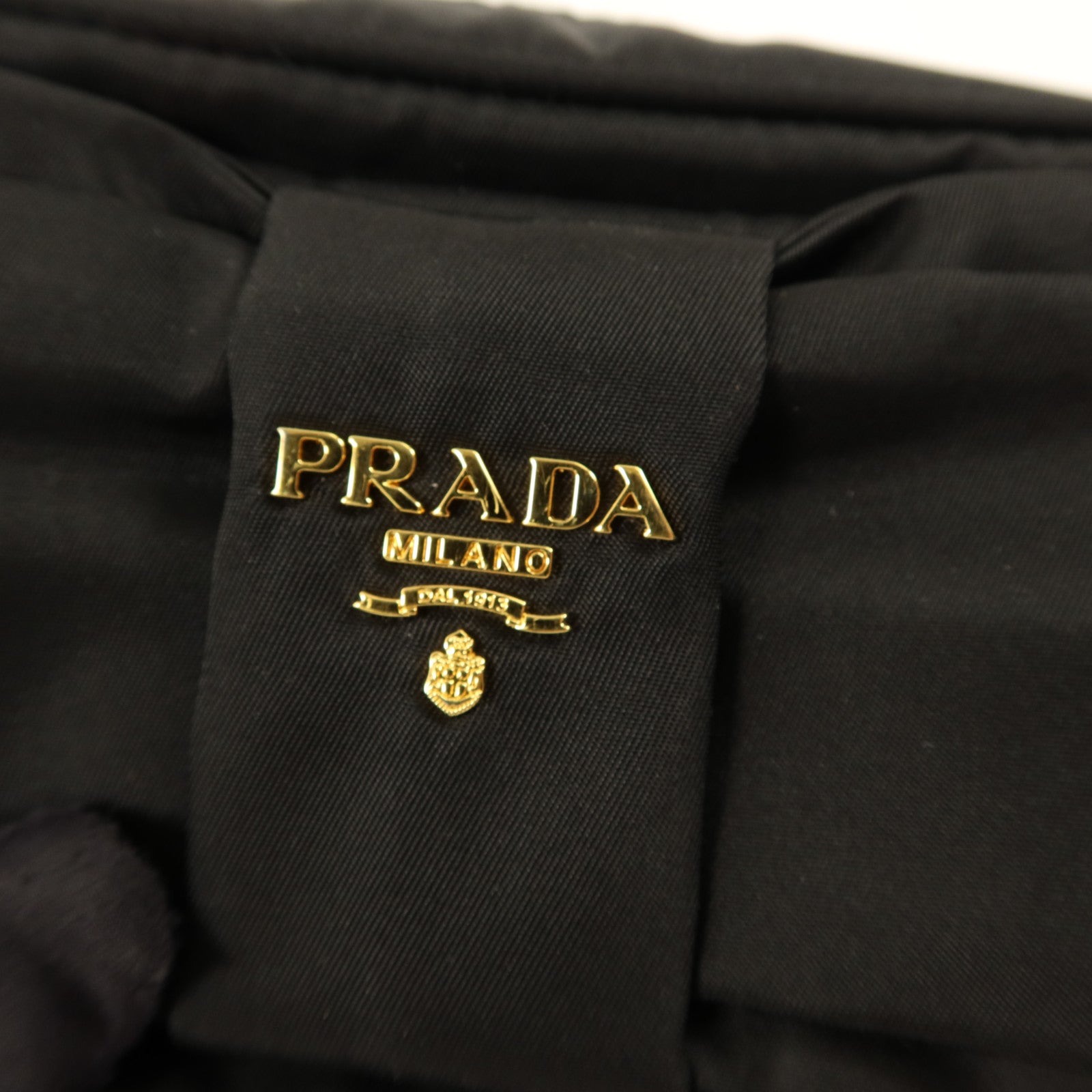 PRADA 尼龍Shoulder Bag金扣肩背袋